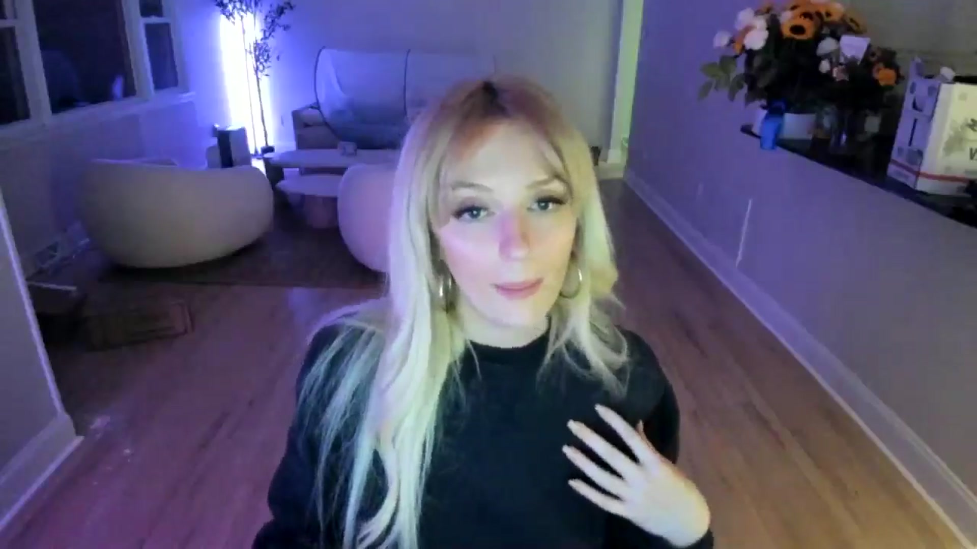 Gallery image thumbnail from Milk_Party's myfreecams stream on, 06/01/2025, 05:34 image 18 of 20