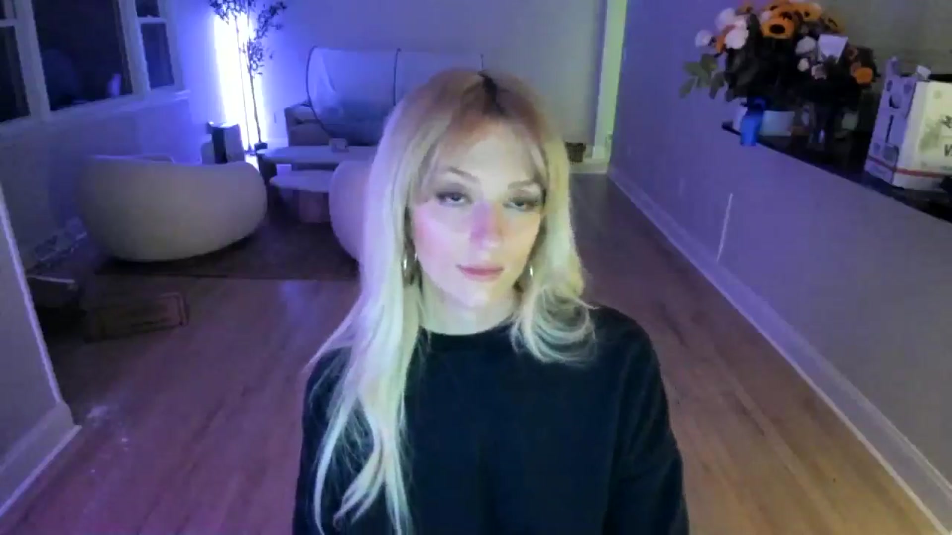 Gallery image thumbnail from Milk_Party's myfreecams stream on, 06/01/2025, 05:34 image 10 of 20
