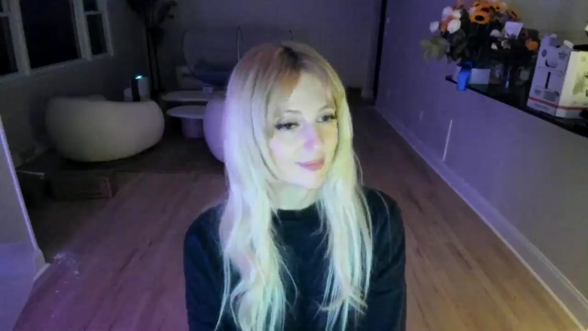 Gallery image thumbnail from Milk_Party's myfreecams stream on, 06/03/2025, 03:32 image 10 of 20