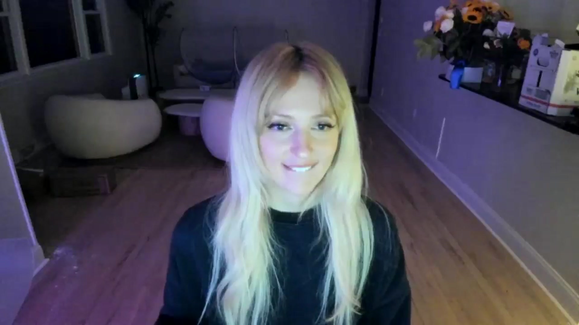 Gallery image thumbnail from Milk_Party's myfreecams stream on, 06/03/2025, 03:32 image 7 of 20
