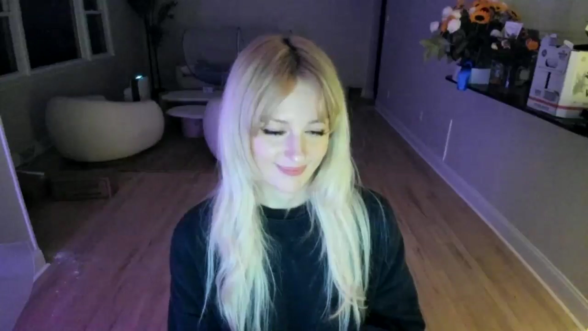 Gallery image thumbnail from Milk_Party's myfreecams stream on, 06/03/2025, 03:32 image 8 of 20