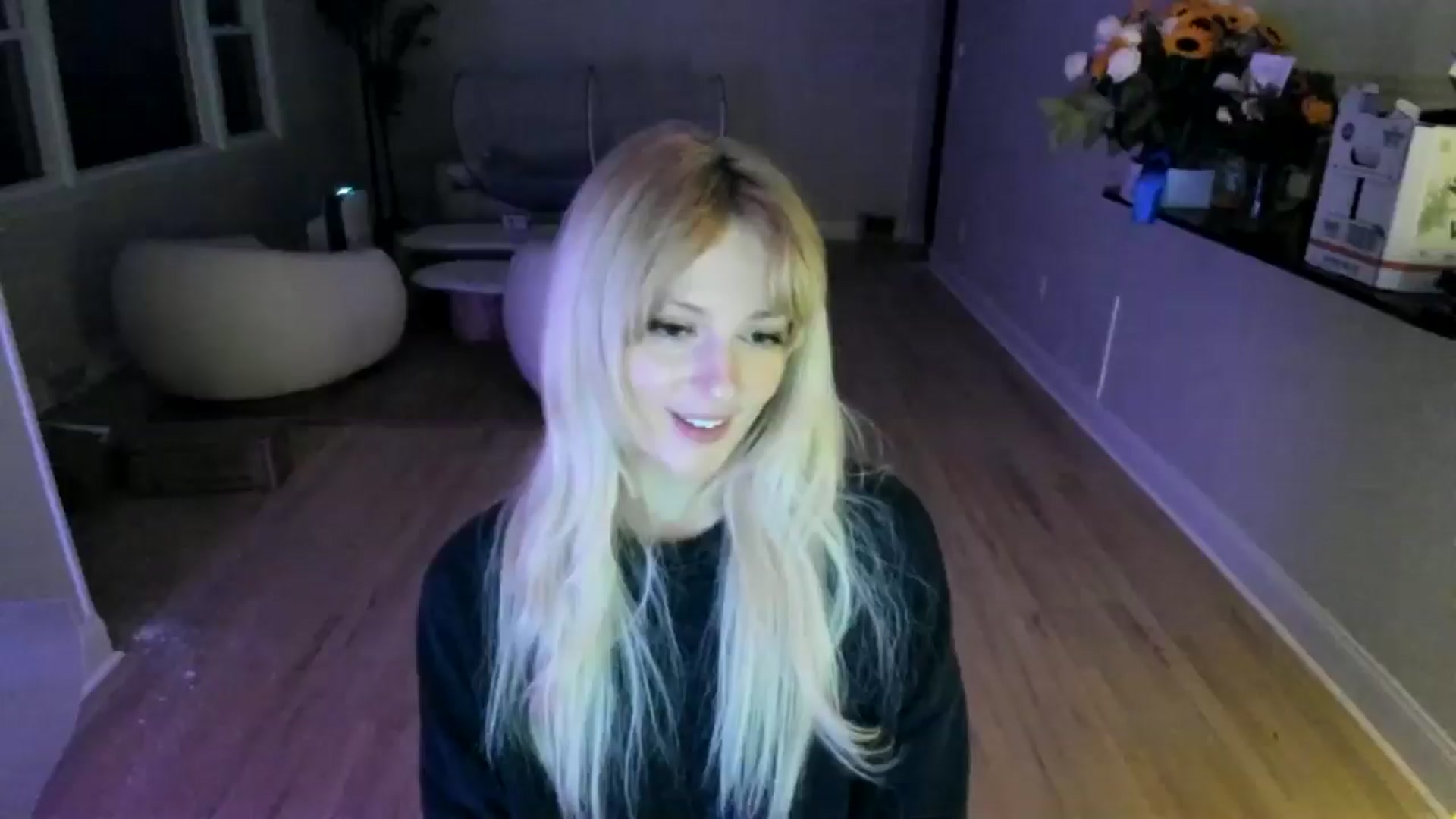 Gallery image thumbnail from Milk_Party's myfreecams stream on, 06/03/2025, 04:50 image 1 of 20