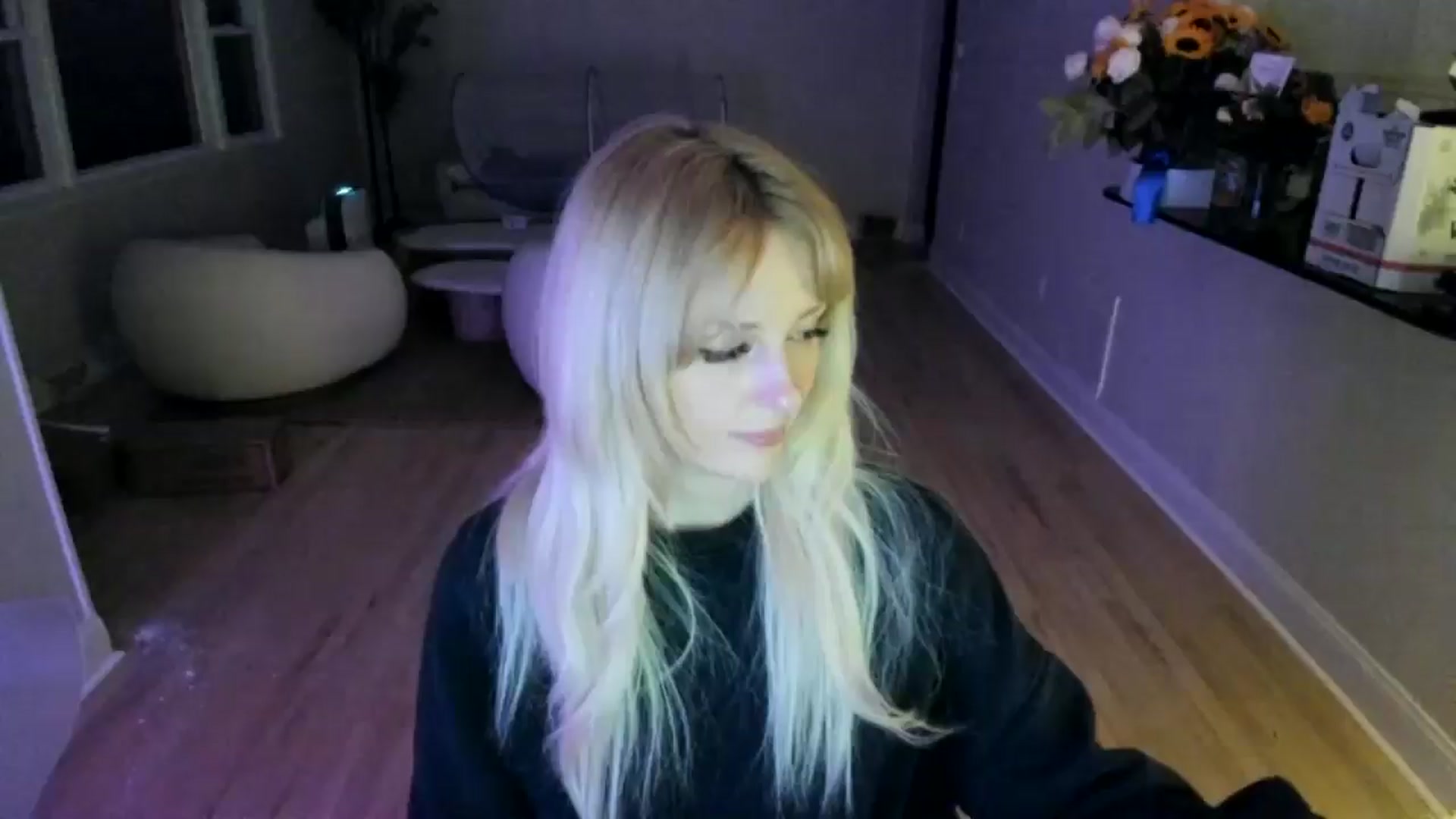 Gallery image thumbnail from Milk_Party's myfreecams stream on, 06/03/2025, 04:50 image 15 of 20