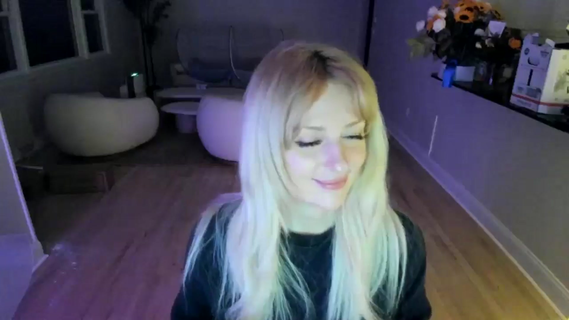 Gallery image thumbnail from Milk_Party's myfreecams stream on, 06/03/2025, 05:45 image 15 of 20