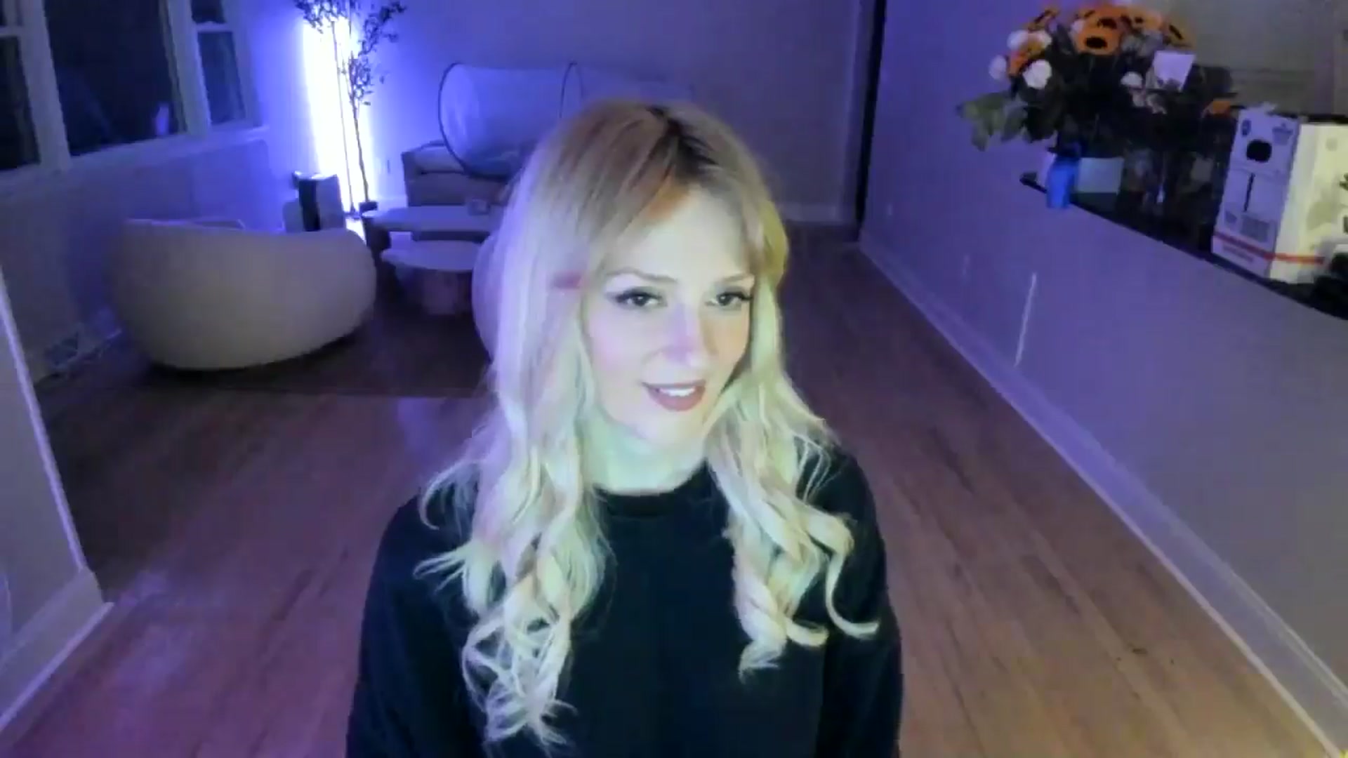 Gallery image thumbnail from Milk_Party's myfreecams stream on, 06/05/2025, 24:54 image 16 of 20