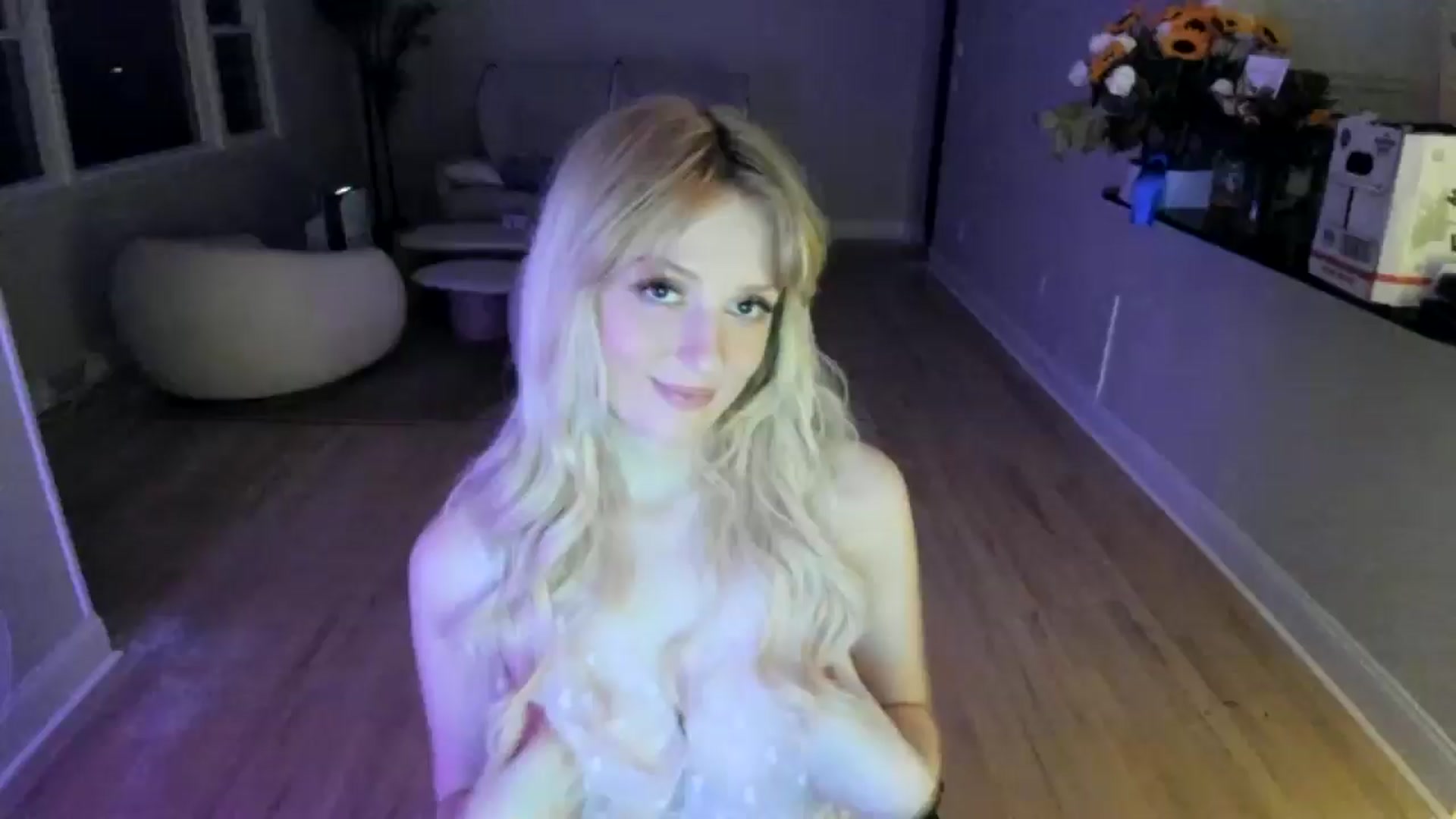 Gallery image thumbnail from Milk_Party's myfreecams stream on, 06/05/2025, 04:11 image 1 of 20