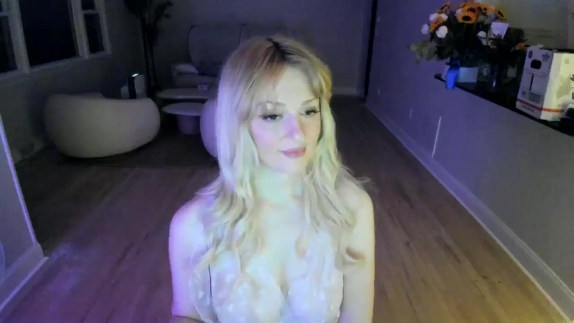 Gallery image thumbnail from Milk_Party's myfreecams stream on, 06/05/2025, 04:11 image 19 of 20