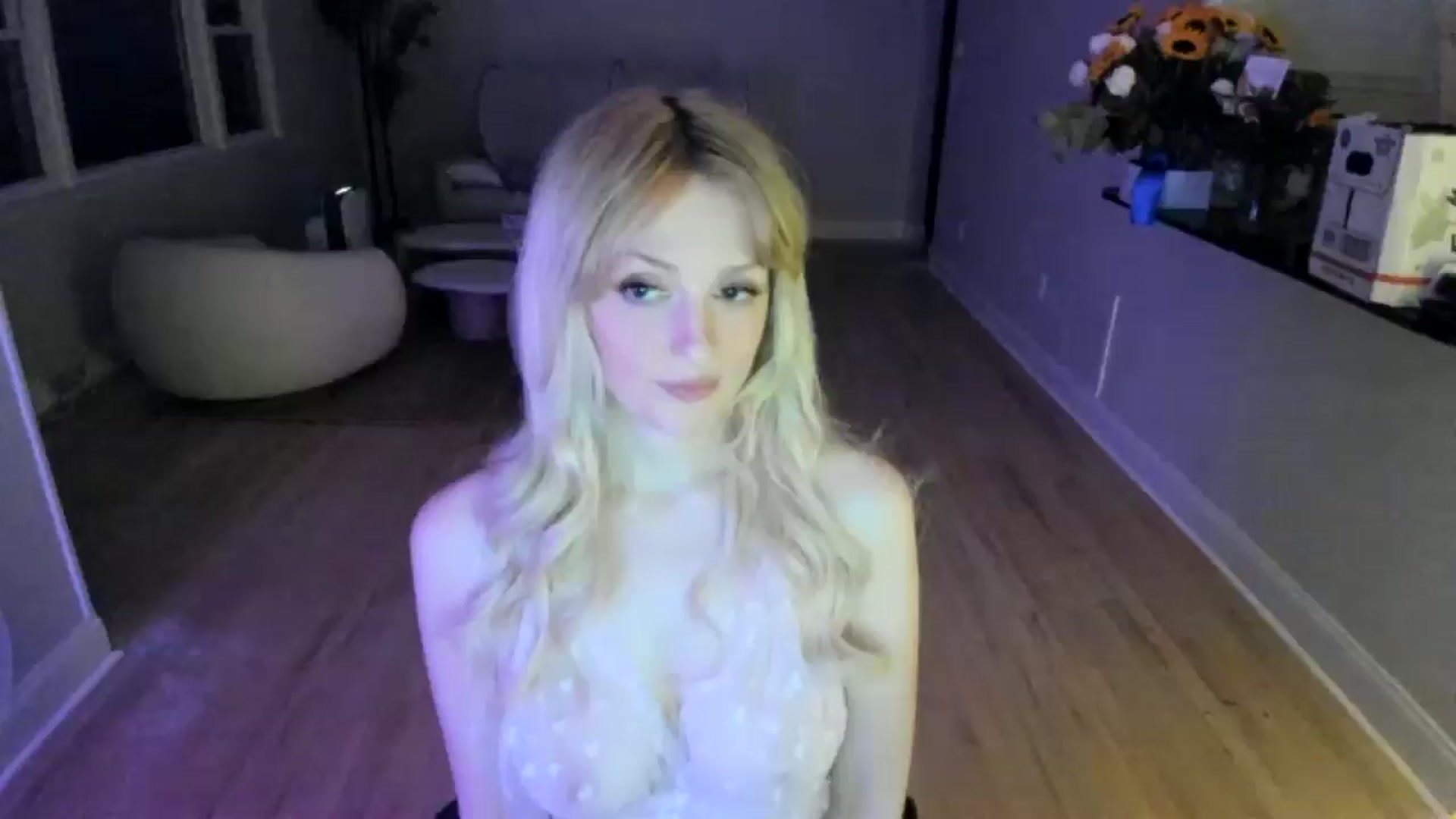 Gallery image thumbnail from Milk_Party's myfreecams stream on, 06/05/2025, 04:40 image 1 of 20