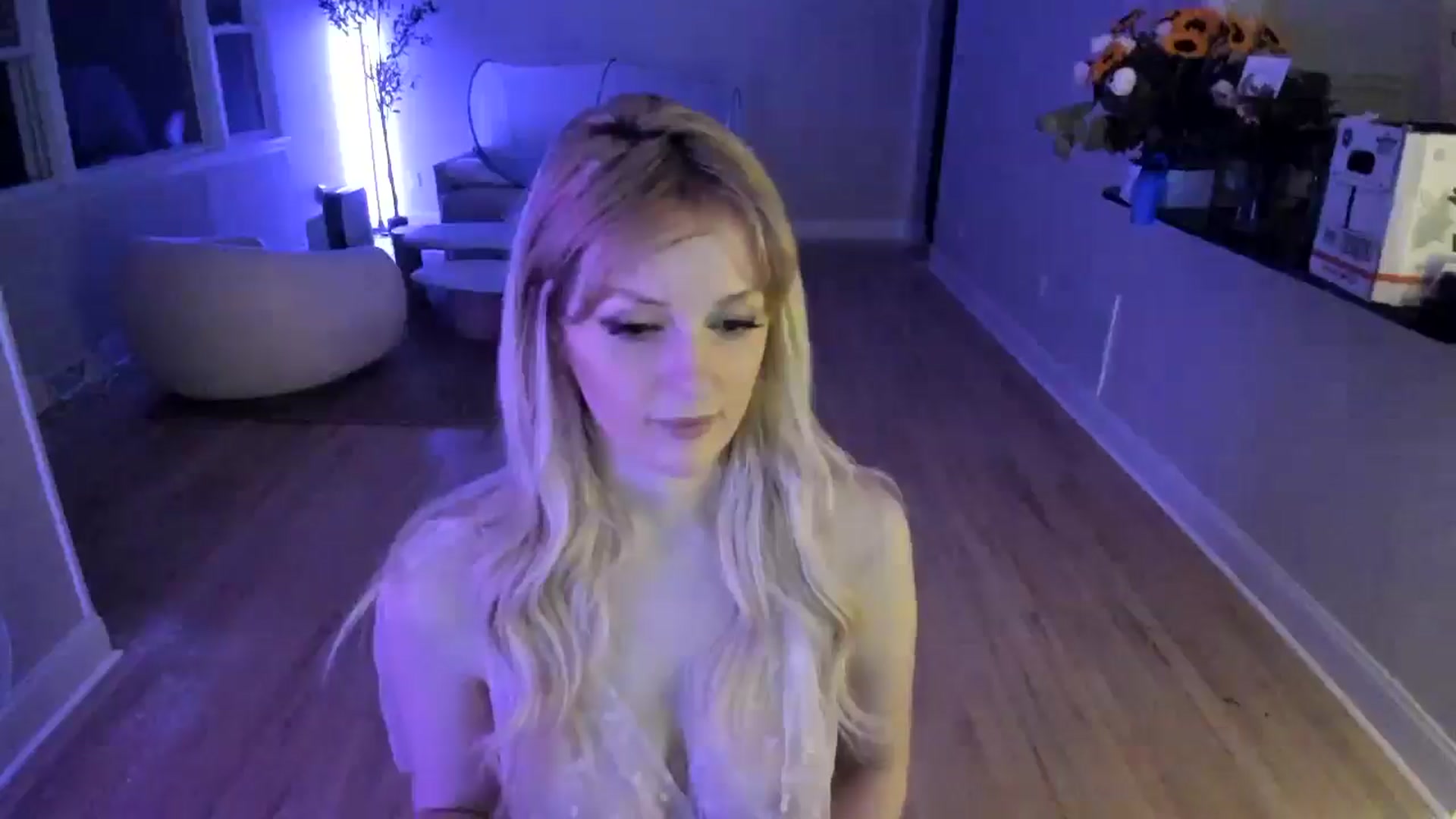 Gallery image thumbnail from Milk_Party's myfreecams stream on, 06/06/2025, 02:31 image 15 of 20