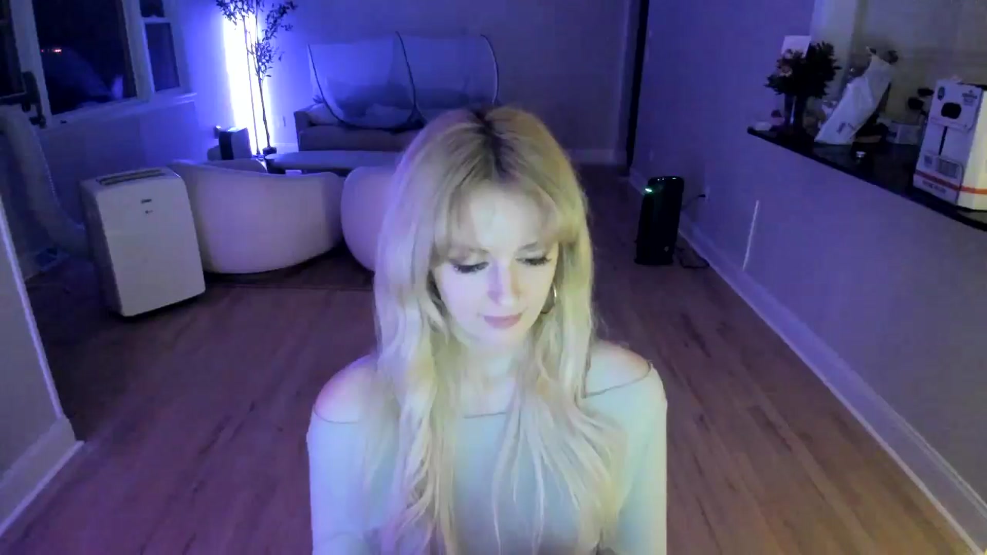 Gallery image thumbnail from Milk_Party's myfreecams stream on, 06/08/2025, 02:41 image 19 of 20