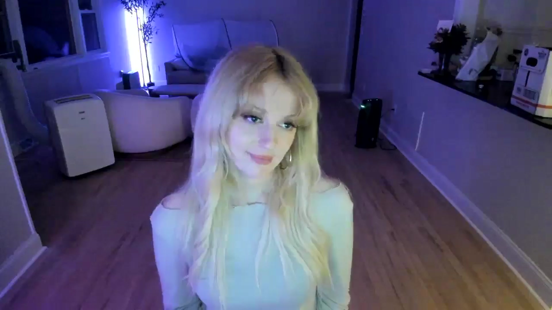 Gallery image thumbnail from Milk_Party's myfreecams stream on, 06/08/2025, 02:41 image 6 of 20