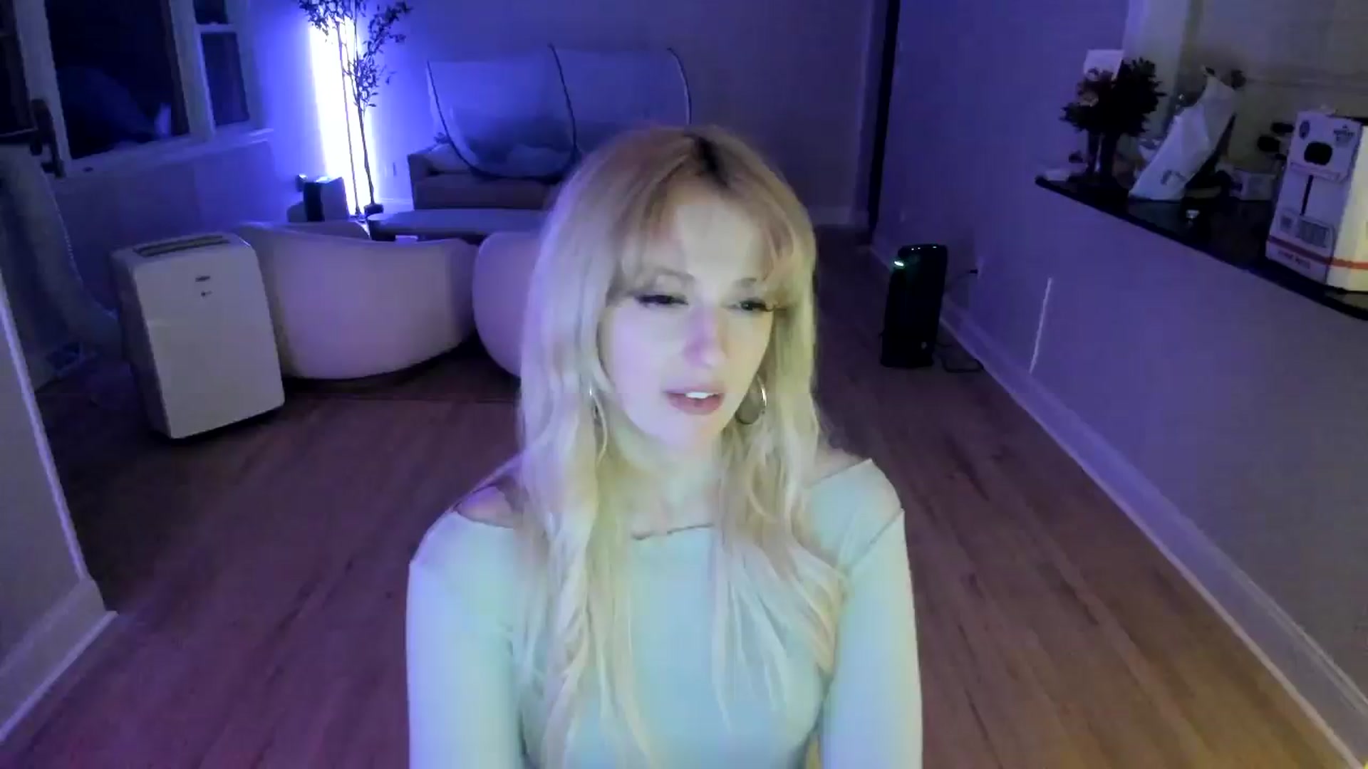 Gallery image thumbnail from Milk_Party's myfreecams stream on, 06/08/2025, 02:41 image 13 of 20