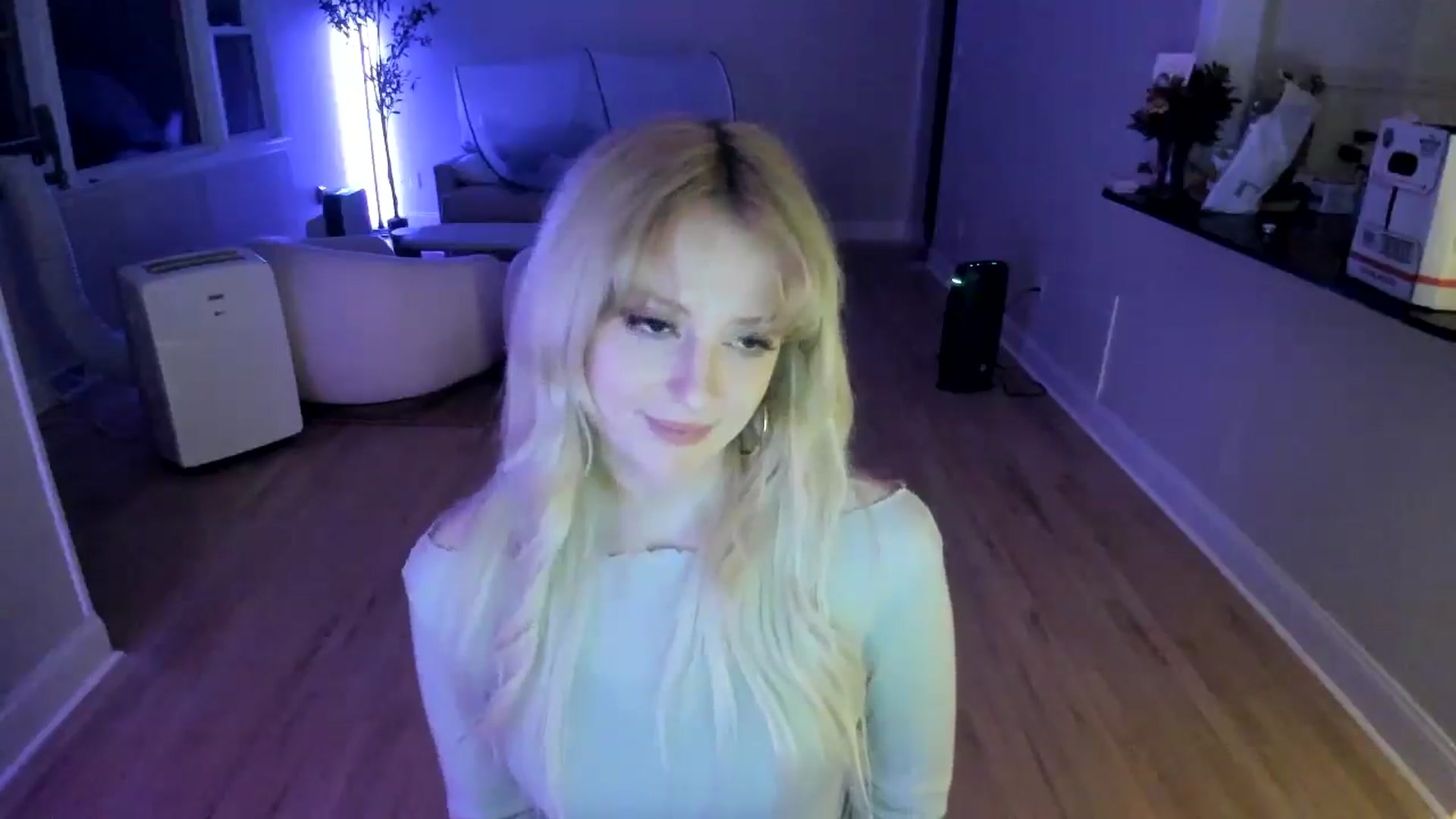 Gallery image thumbnail from Milk_Party's myfreecams stream on, 06/08/2025, 02:41 image 2 of 20
