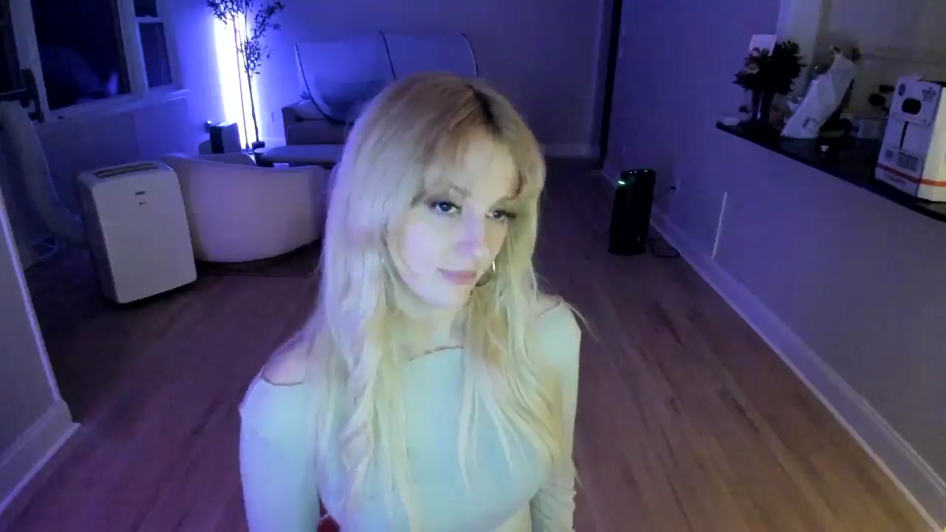 Gallery image thumbnail from Milk_Party's myfreecams stream on, 06/08/2025, 02:41 image 4 of 20