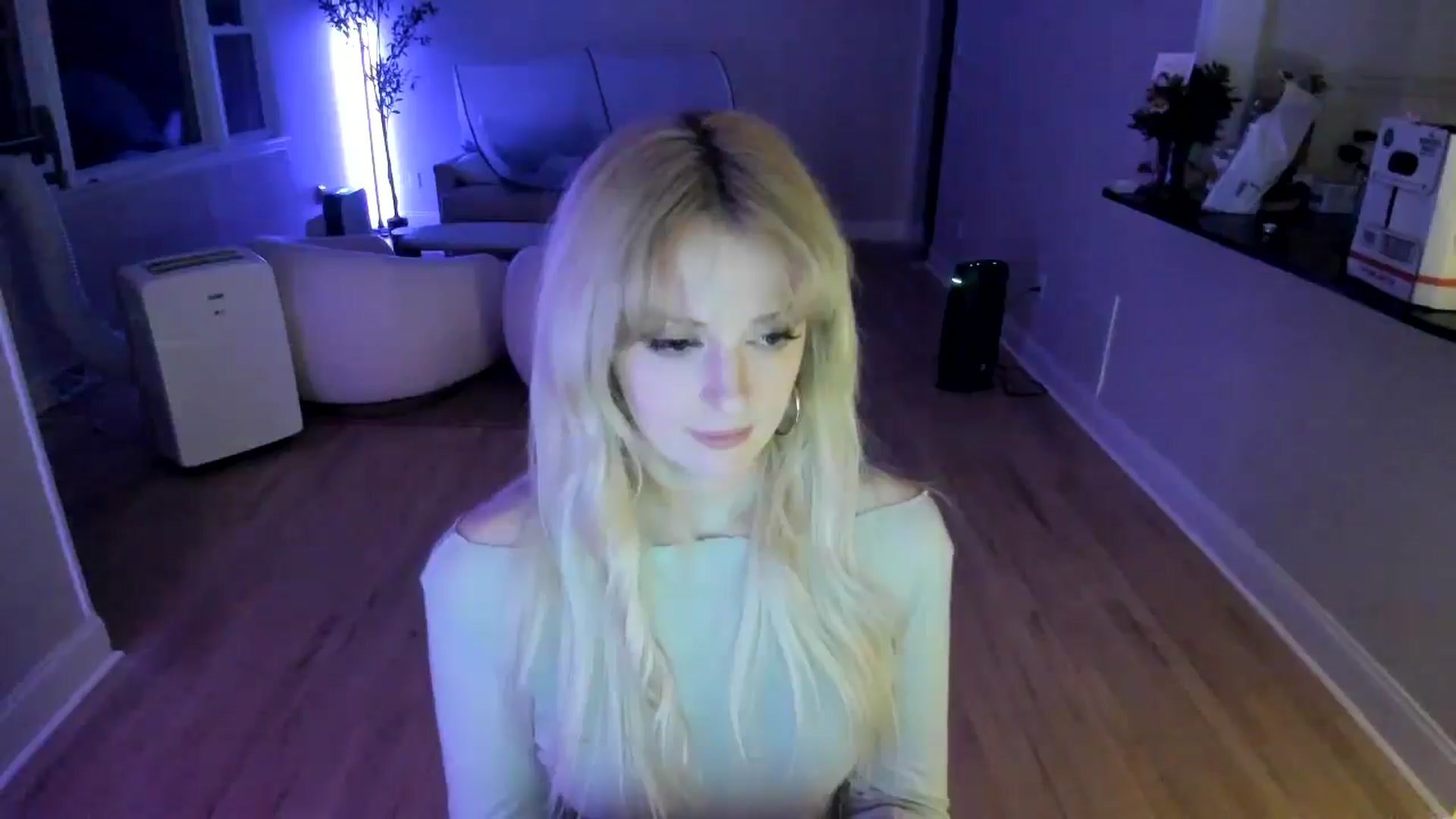 Gallery image thumbnail from Milk_Party's myfreecams stream on, 06/08/2025, 02:41 image 7 of 20