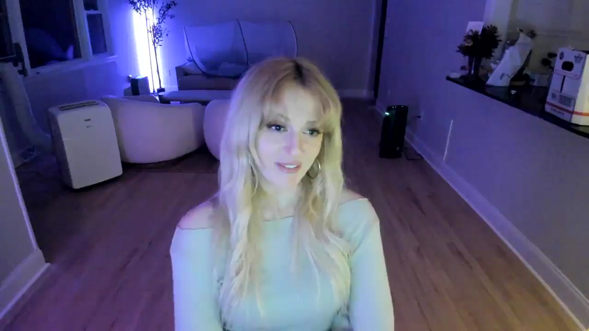 Gallery image thumbnail from Milk_Party's myfreecams stream on, 06/08/2025, 02:41 image 14 of 20