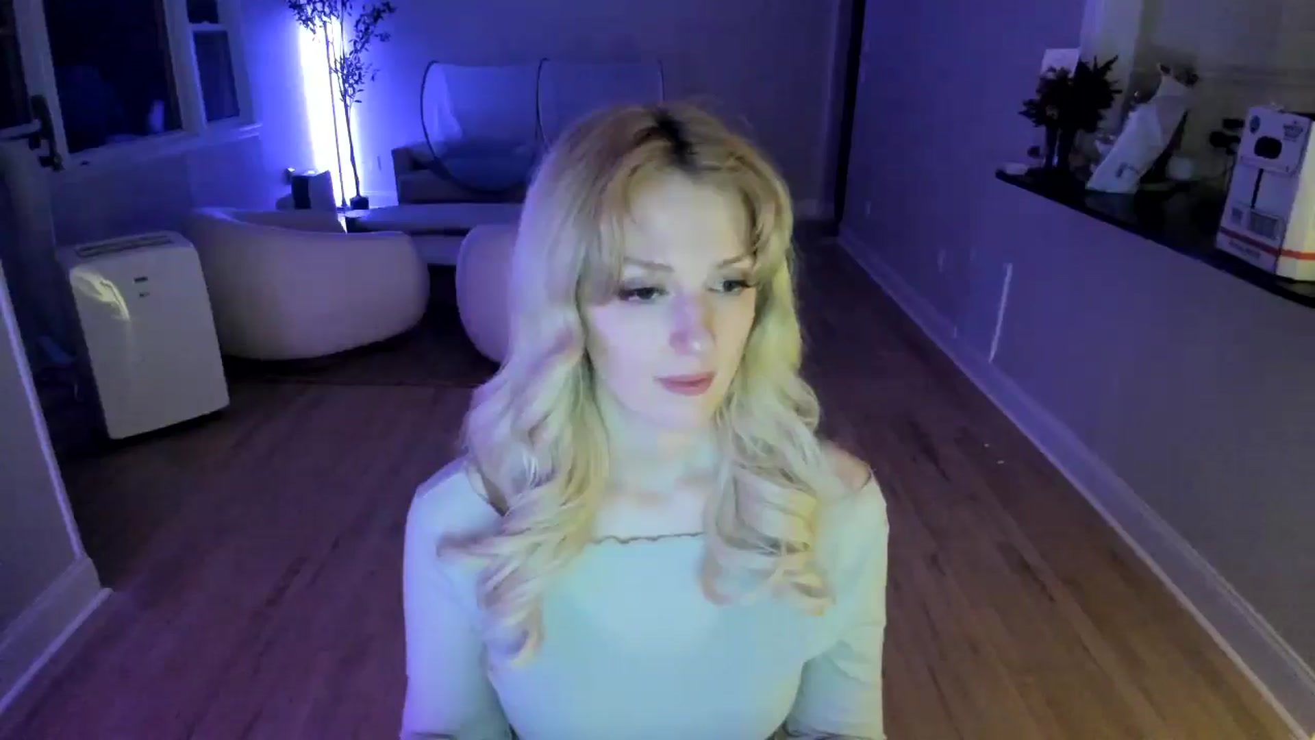 Gallery image thumbnail from Milk_Party's myfreecams stream on, 06/10/2025, 05:50 image 10 of 20