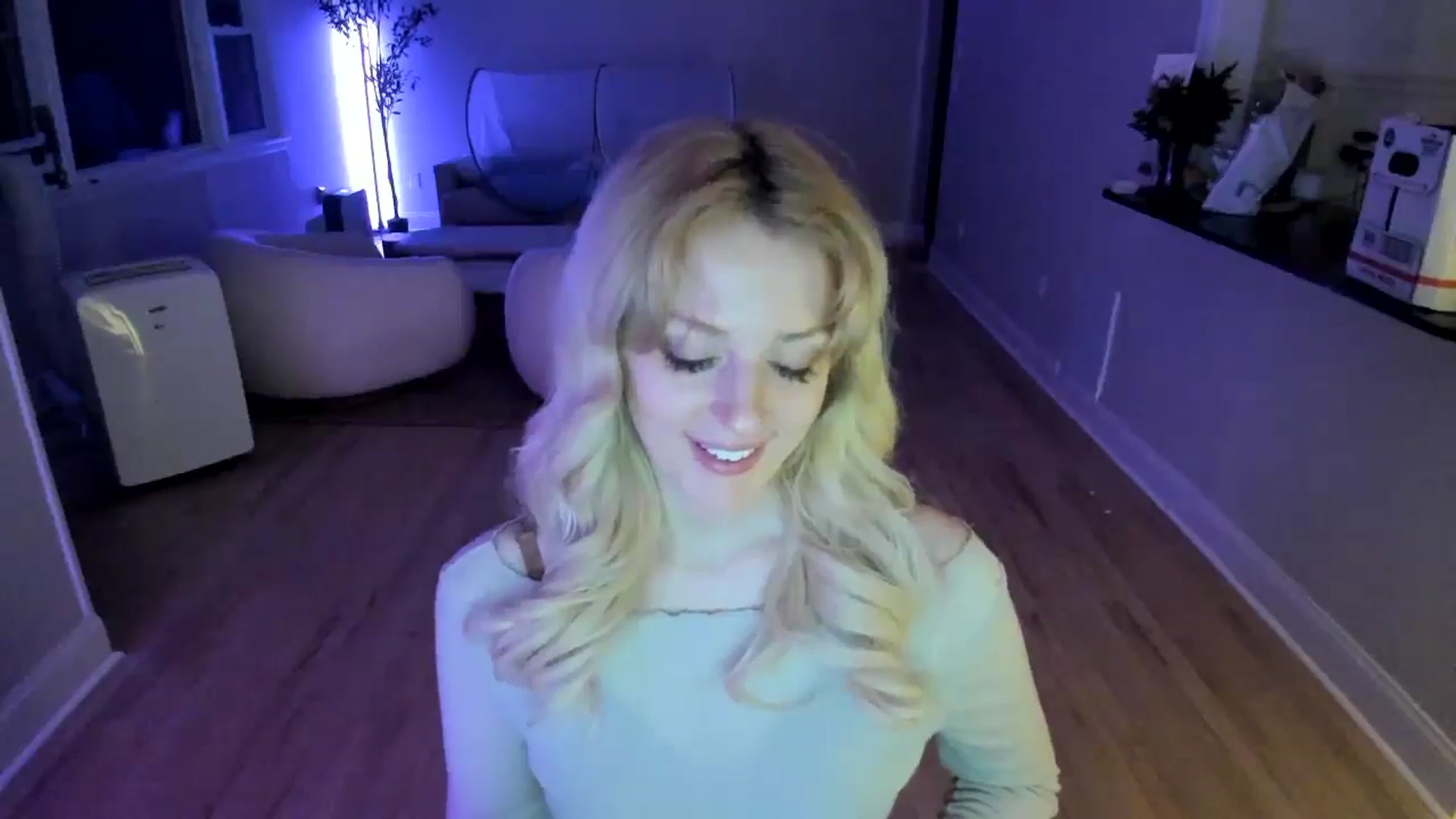 Gallery image thumbnail from Milk_Party's myfreecams stream on, 06/10/2025, 05:50 image 6 of 20