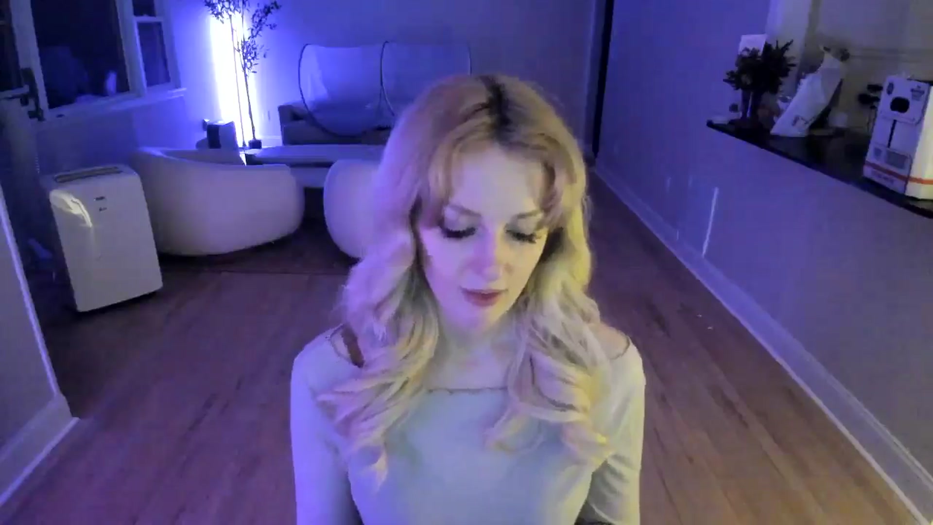 Gallery image thumbnail from Milk_Party's myfreecams stream on, 06/10/2025, 05:50 image 7 of 20