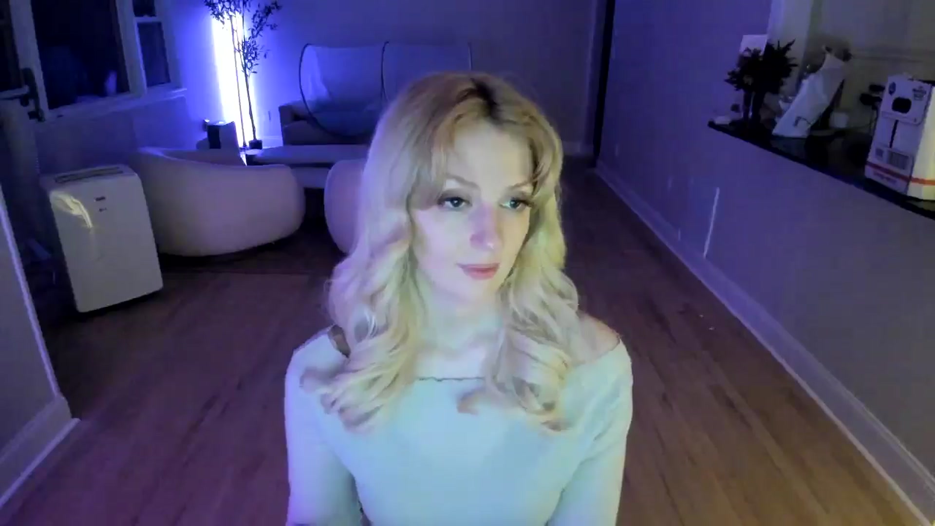 Gallery image thumbnail from Milk_Party's myfreecams stream on, 06/10/2025, 05:50 image 15 of 20