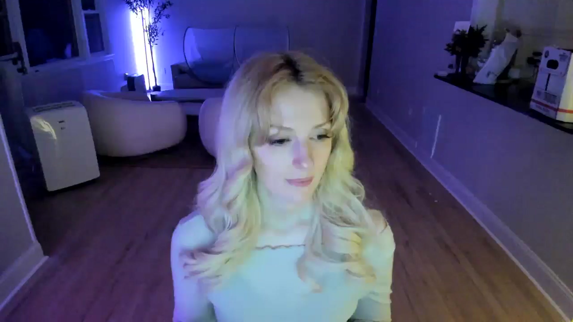 Gallery image thumbnail from Milk_Party's myfreecams stream on, 06/10/2025, 05:50 image 17 of 20