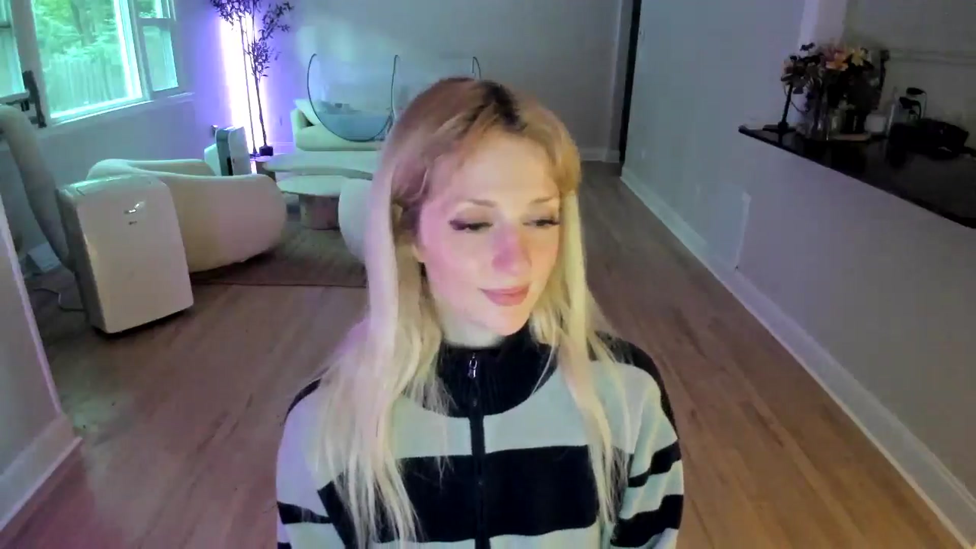 Gallery image thumbnail from Milk_Party's myfreecams stream on, 06/26/2025, 22:13 image 17 of 20