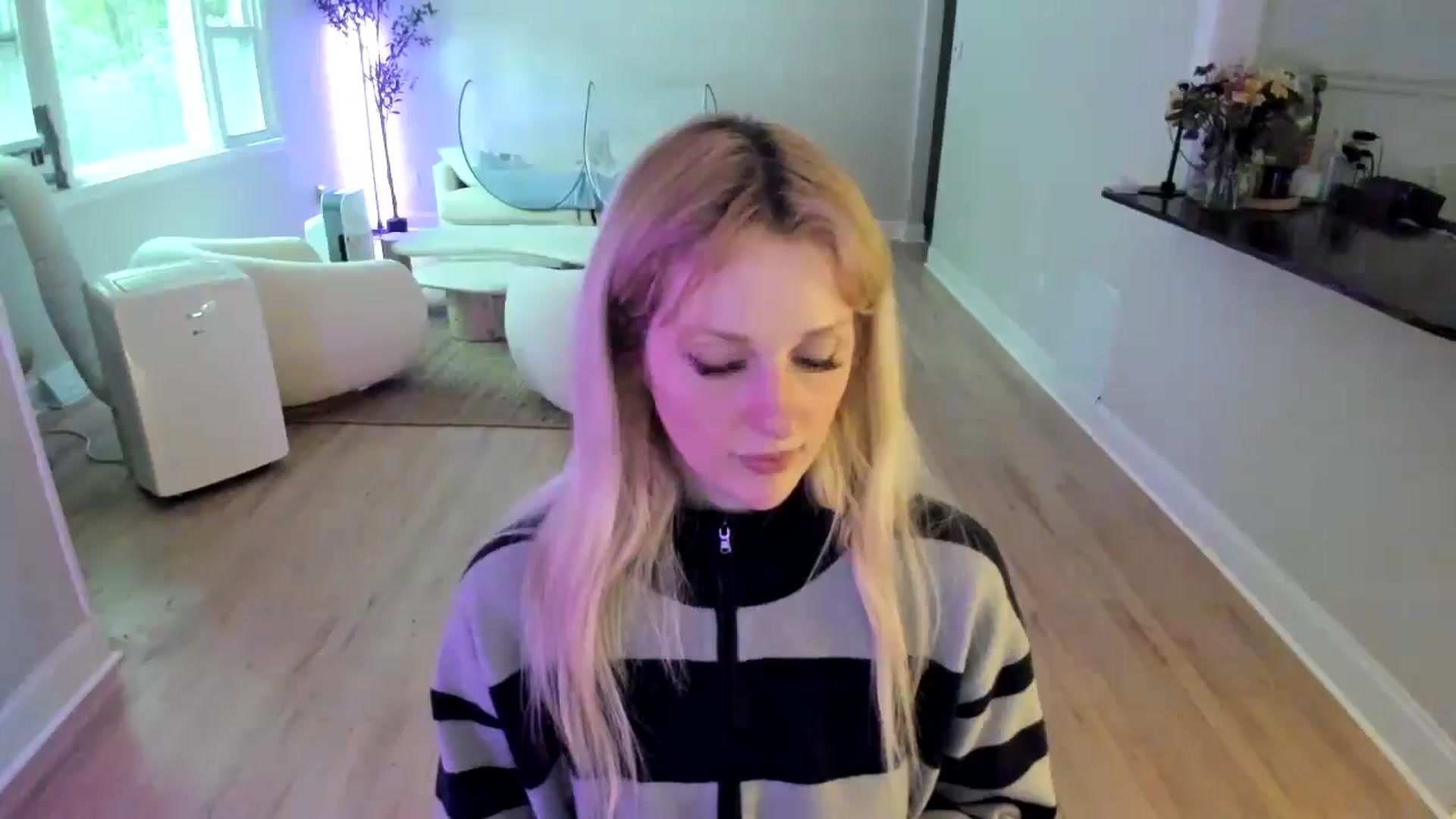 Gallery image thumbnail from Milk_Party's myfreecams stream on, 06/26/2025, 22:13 image 19 of 20