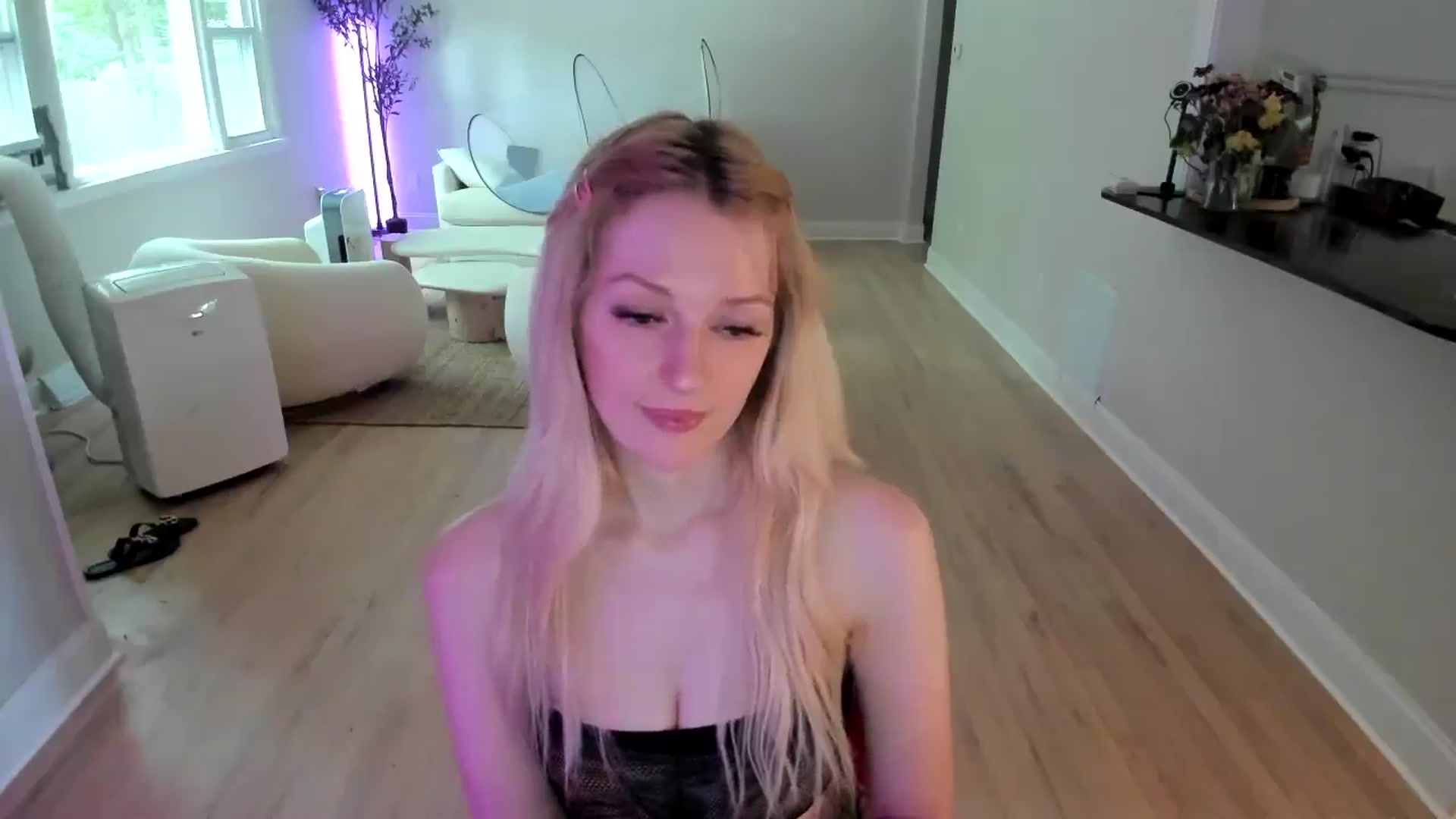 Gallery image thumbnail from Milk_Party's myfreecams stream on, 06/27/2025, 16:19 image 16 of 20