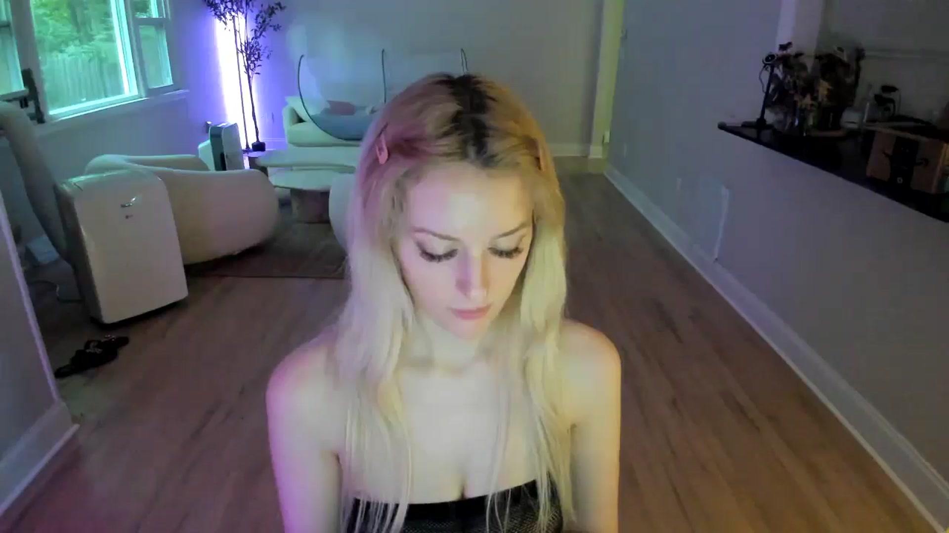Gallery image thumbnail from Milk_Party's myfreecams stream on, 06/28/2025, 23:13 image 16 of 20