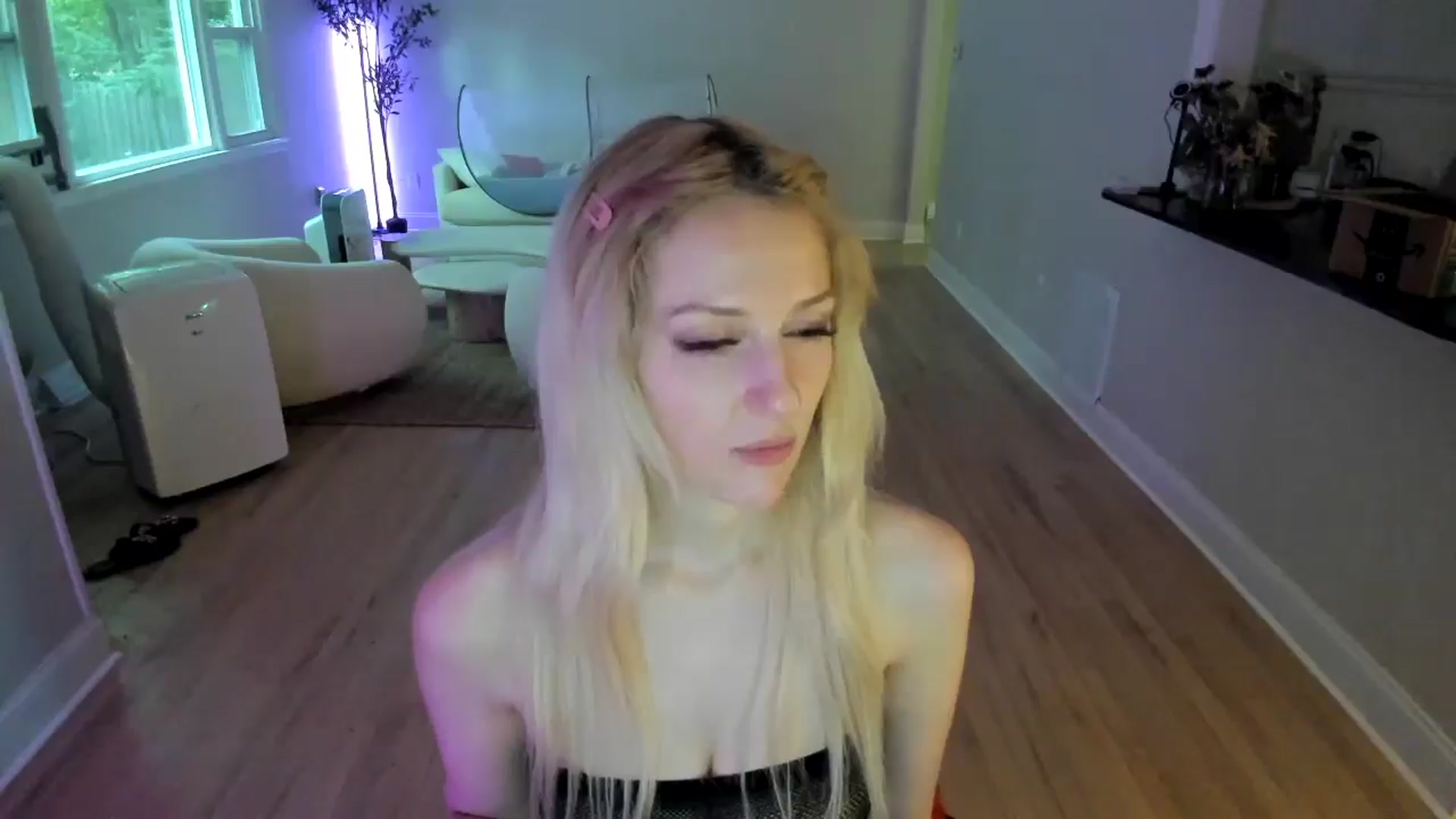 Gallery image thumbnail from Milk_Party's myfreecams stream on, 06/28/2025, 23:13 image 8 of 20