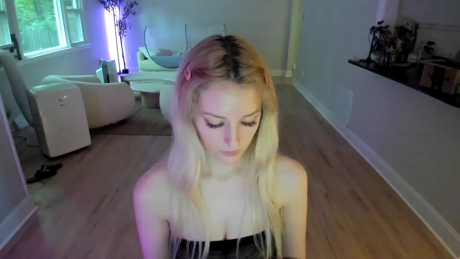 Gallery image thumbnail from Milk_Party's myfreecams stream on, 06/28/2025, 23:13 image 4 of 20
