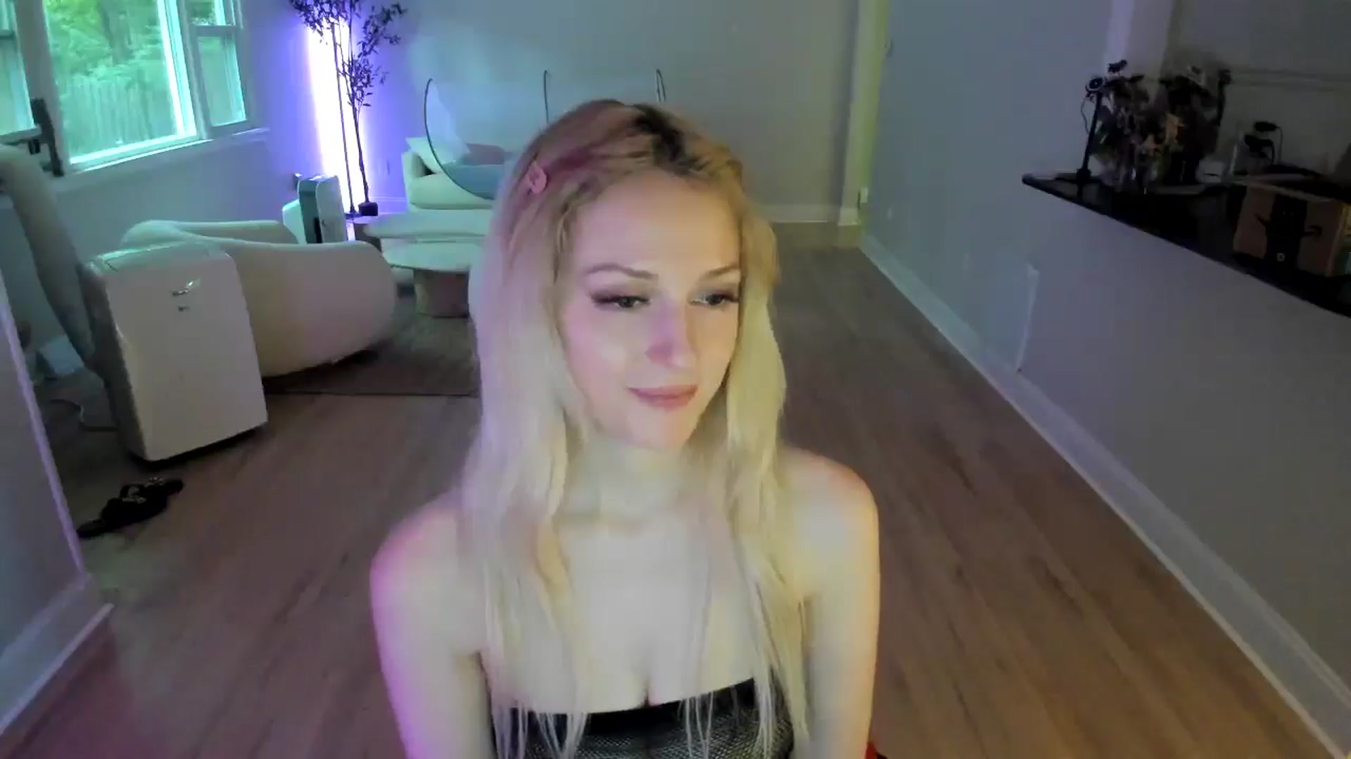 Gallery image thumbnail from Milk_Party's myfreecams stream on, 06/28/2025, 23:13 image 10 of 20