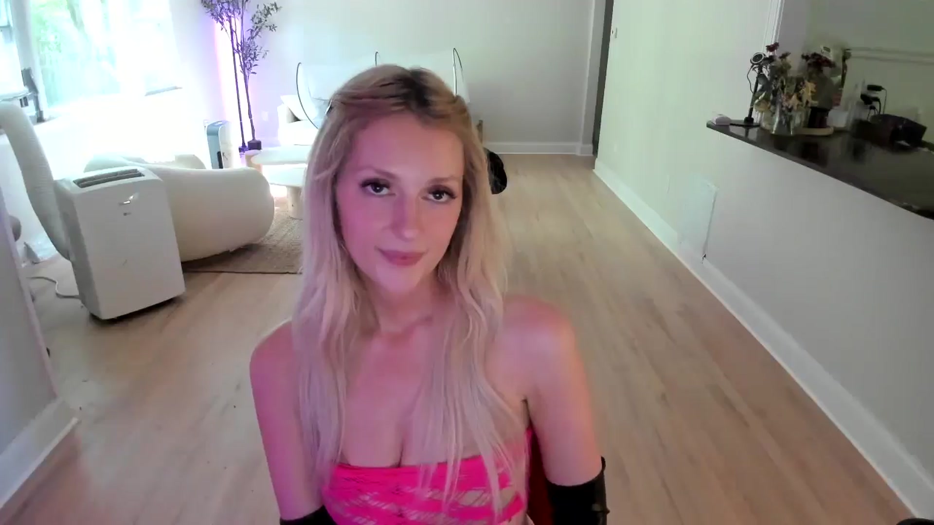 Gallery image thumbnail from Milk_Party's myfreecams stream on, 06/29/2025, 20:21 image 3 of 20