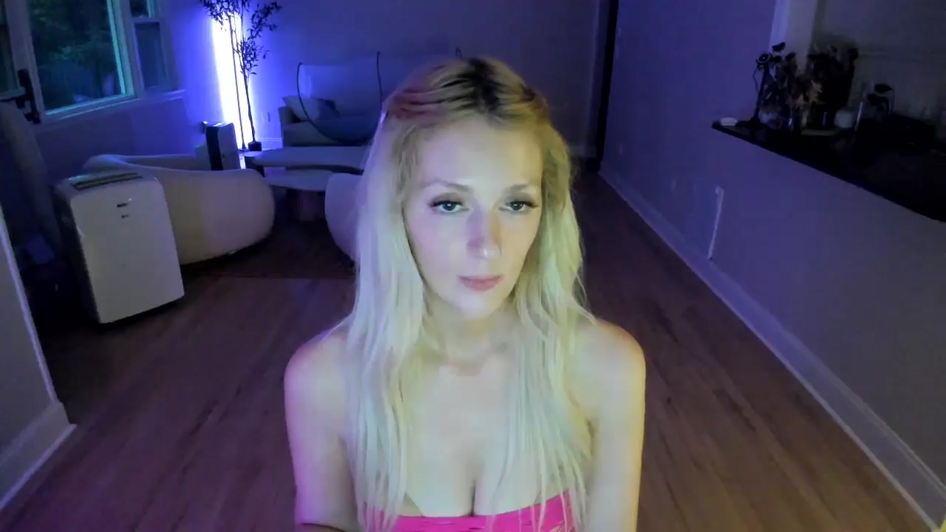 Gallery image thumbnail from Milk_Party's myfreecams stream on, 06/30/2025, 24:42 image 17 of 20