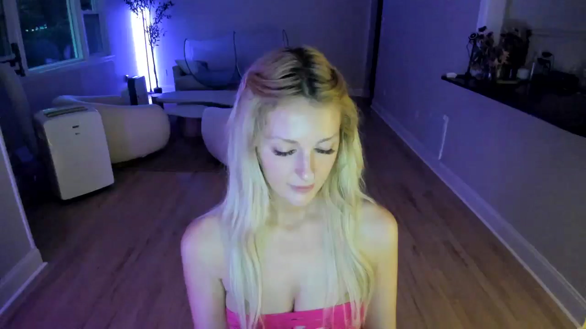 Gallery image thumbnail from Milk_Party's myfreecams stream on, 06/30/2025, 24:42 image 19 of 20