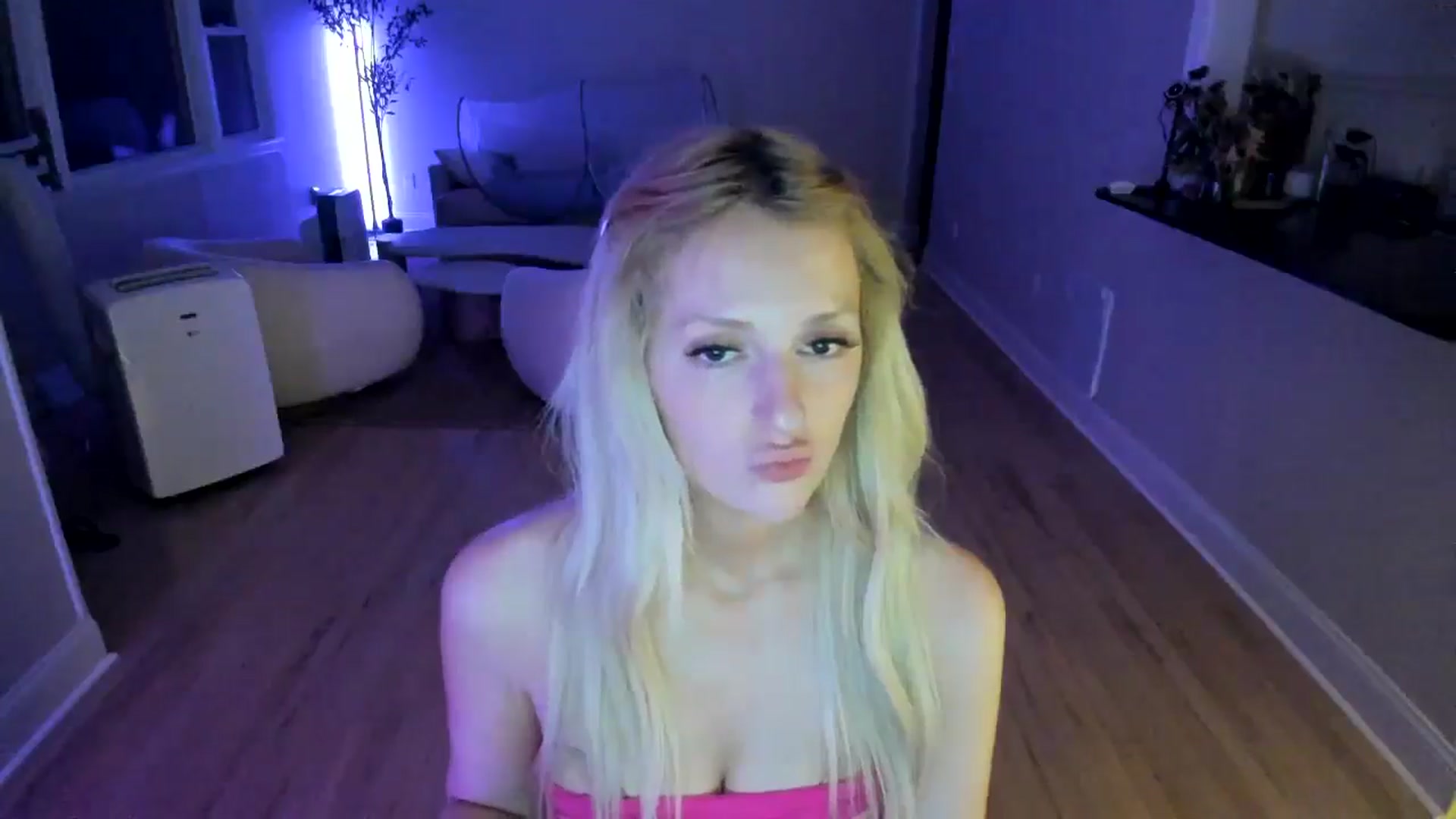 Gallery image thumbnail from Milk_Party's myfreecams stream on, 06/30/2025, 02:44 image 13 of 20