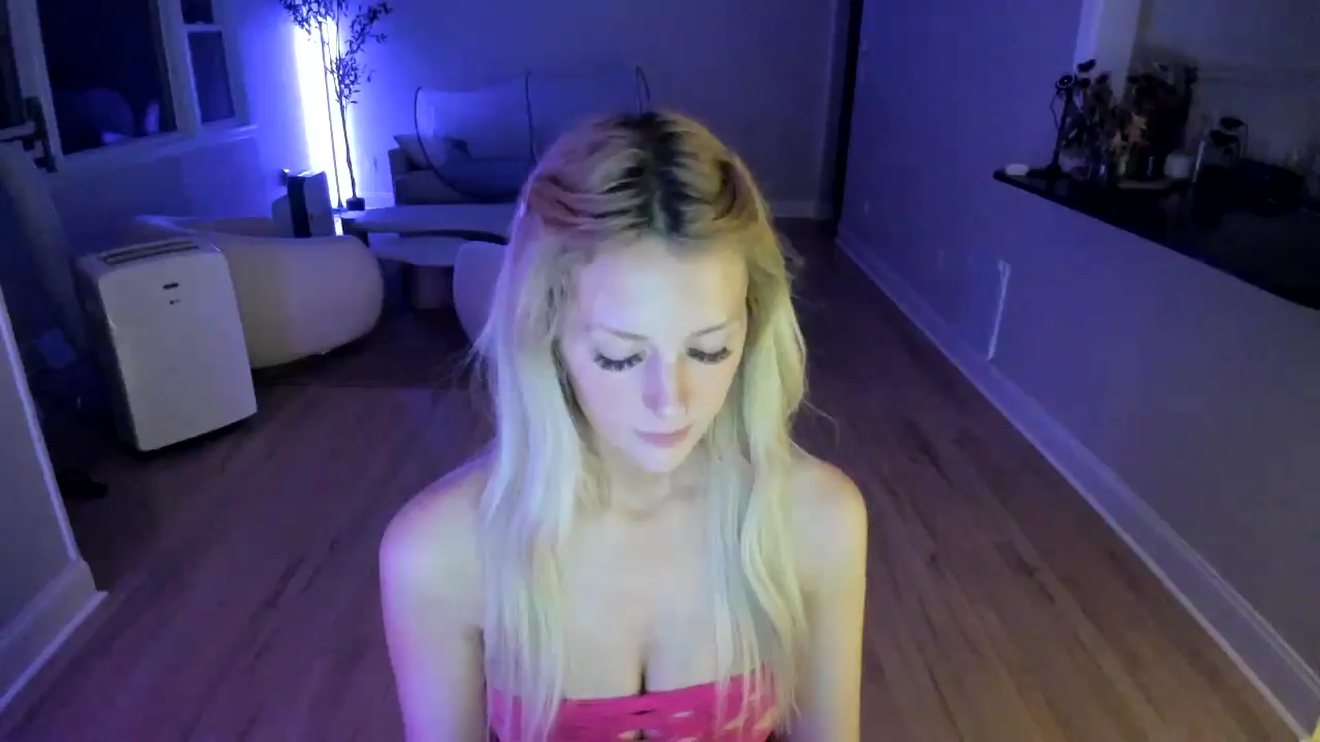 Gallery image thumbnail from Milk_Party's myfreecams stream on, 06/30/2025, 02:44 image 18 of 20