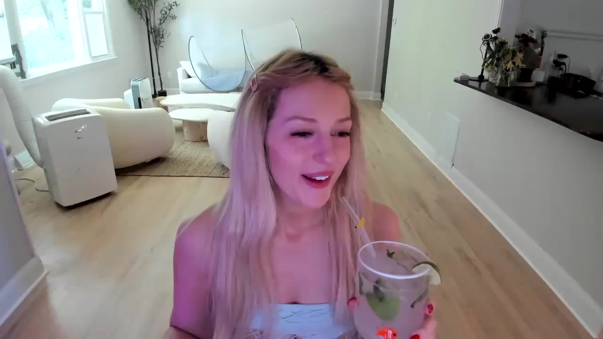 Gallery image thumbnail from Milk_Party's myfreecams stream on, 06/30/2025, 18:38 image 1 of 20