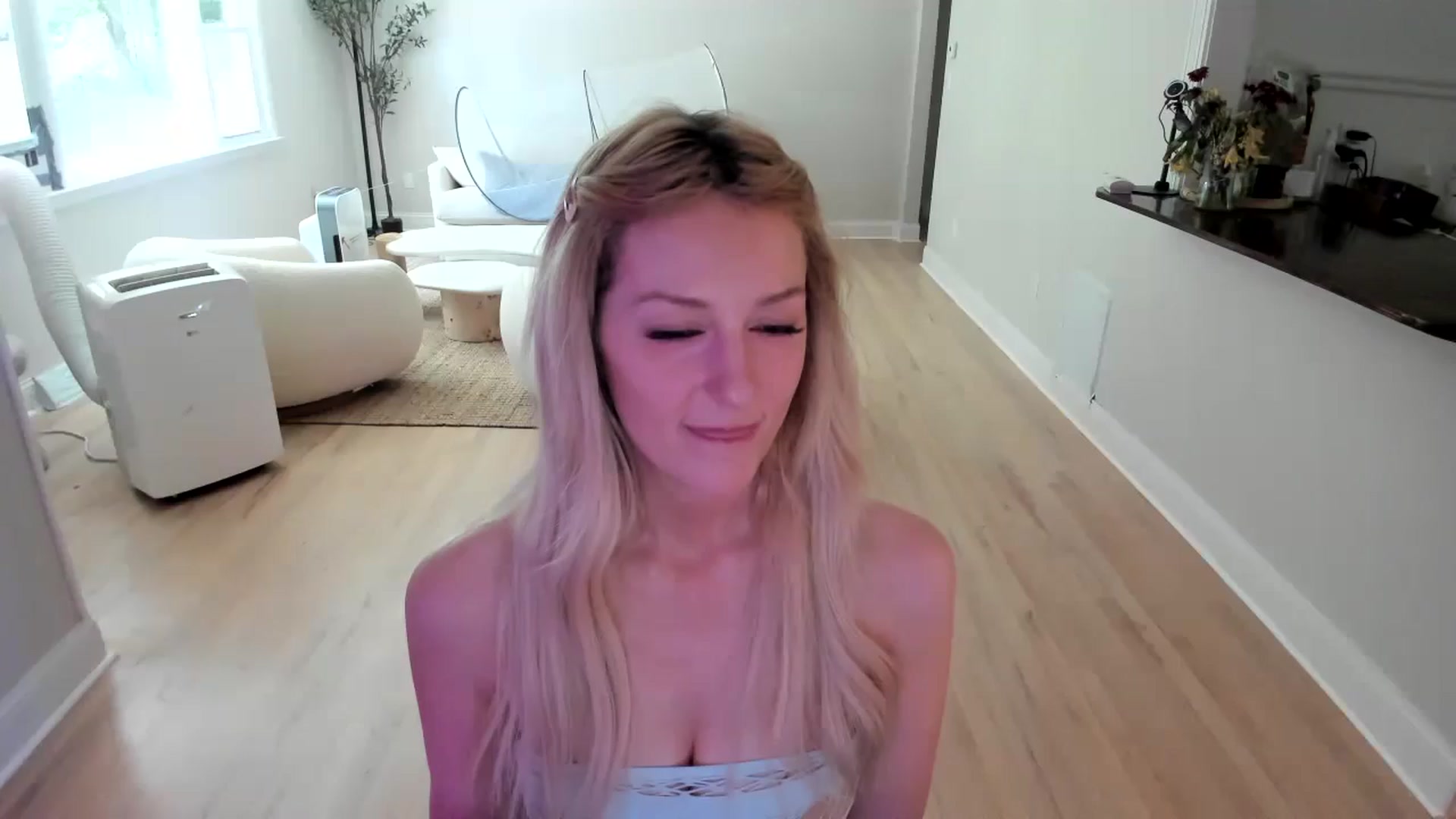 Gallery image thumbnail from Milk_Party's myfreecams stream on, 06/30/2025, 19:21 image 1 of 20