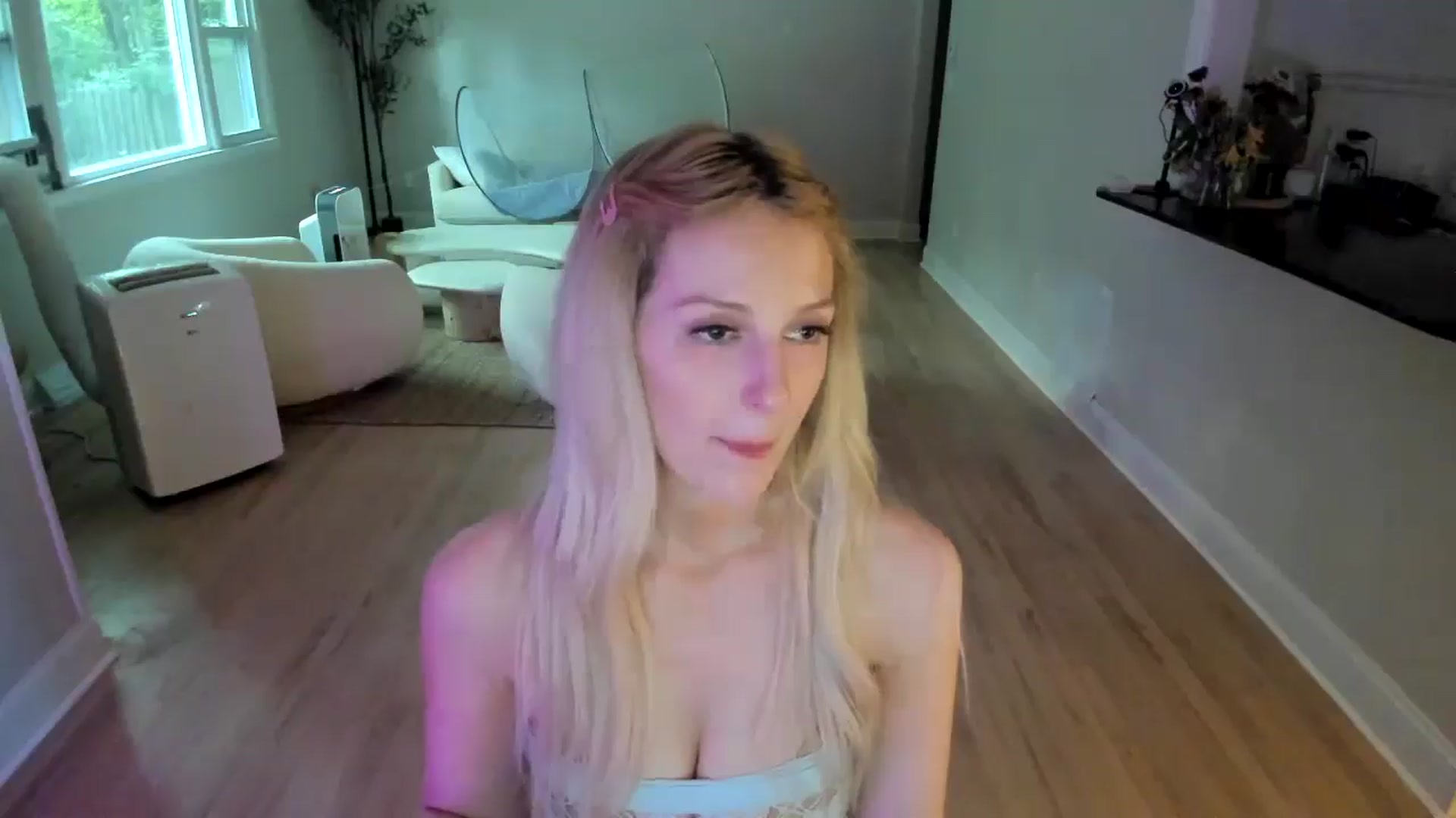 Gallery image thumbnail from Milk_Party's myfreecams stream on, 06/30/2025, 23:00 image 15 of 20