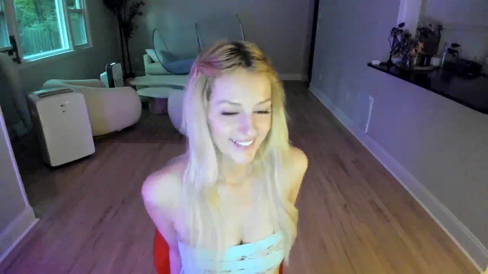 Gallery image thumbnail from Milk_Party's myfreecams stream on, 07/01/2025, 24:32 image 15 of 20