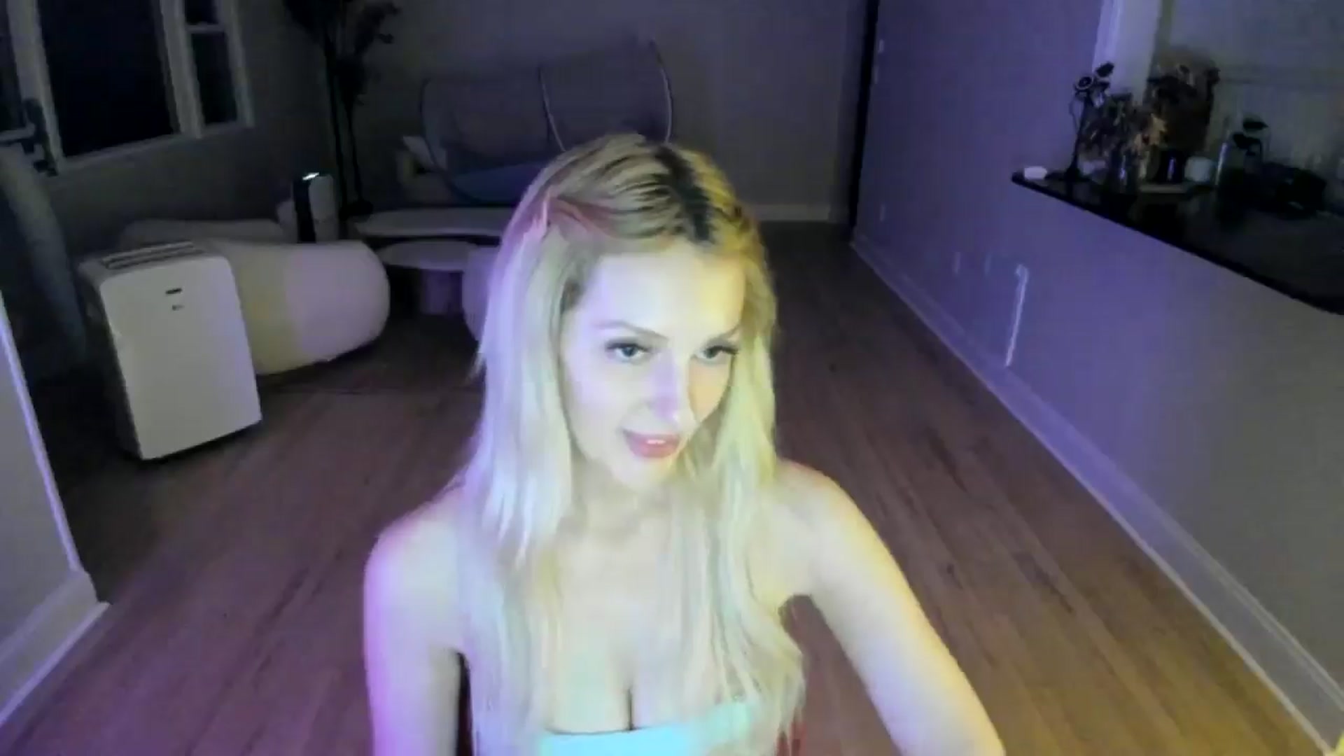 Gallery image thumbnail from Milk_Party's myfreecams stream on, 07/01/2025, 03:05 image 9 of 20