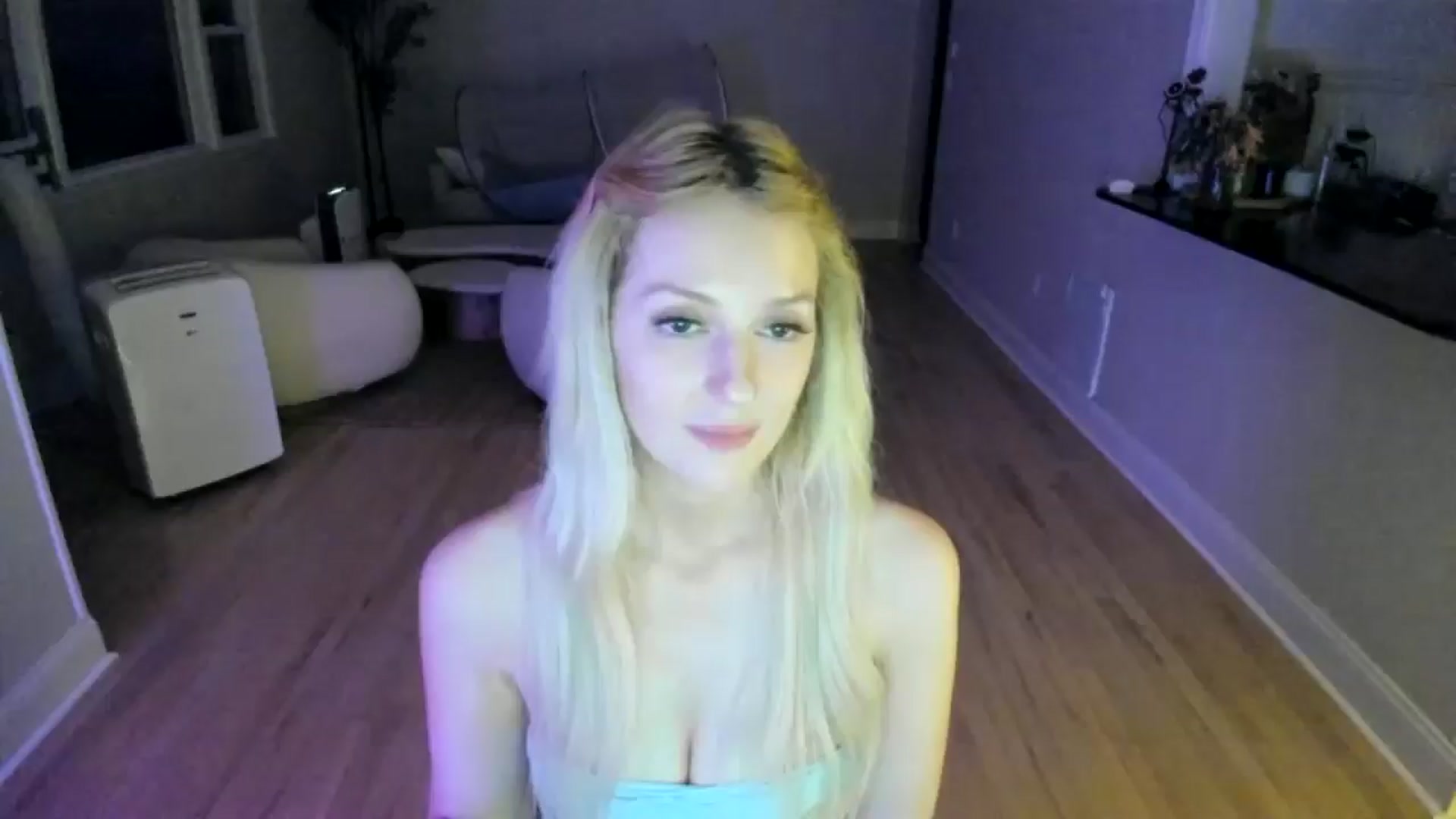 Gallery image thumbnail from Milk_Party's myfreecams stream on, 07/01/2025, 03:05 image 12 of 20