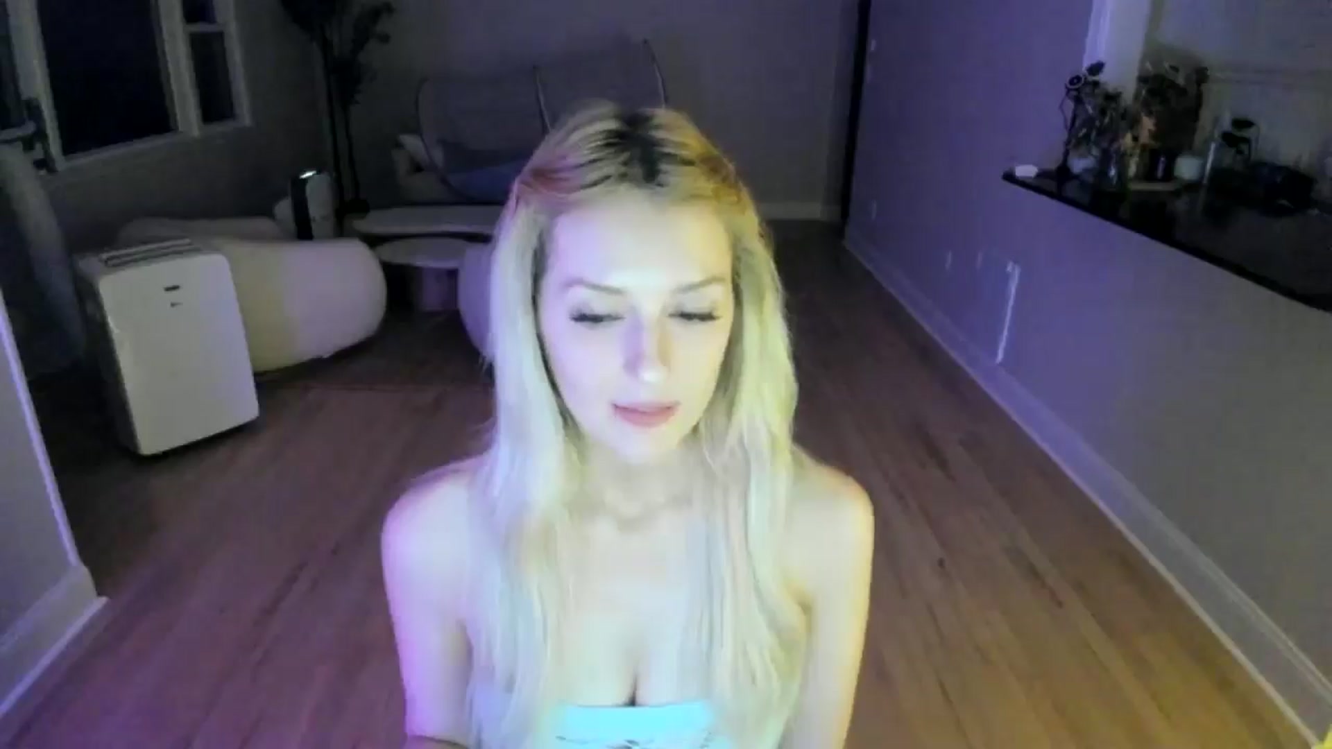 Gallery image thumbnail from Milk_Party's myfreecams stream on, 07/01/2025, 03:05 image 3 of 20