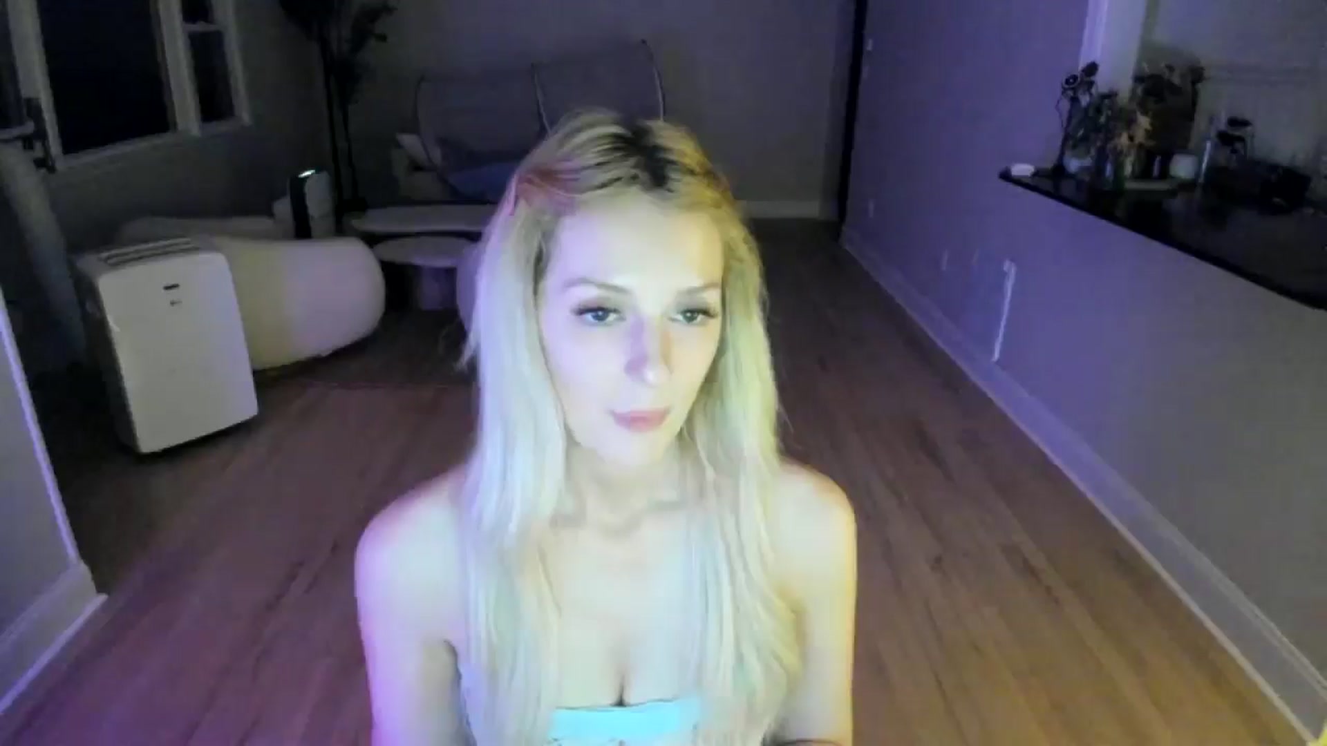 Gallery image thumbnail from Milk_Party's myfreecams stream on, 07/01/2025, 04:23 image 13 of 20