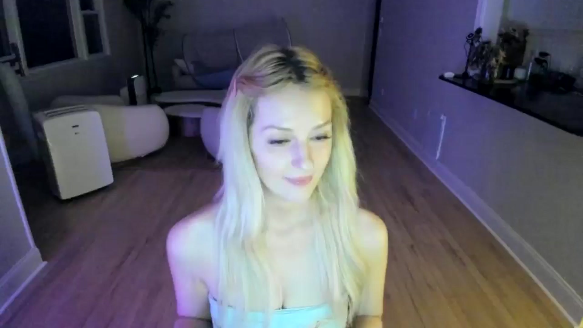 Gallery image thumbnail from Milk_Party's myfreecams stream on, 07/01/2025, 05:08 image 1 of 20