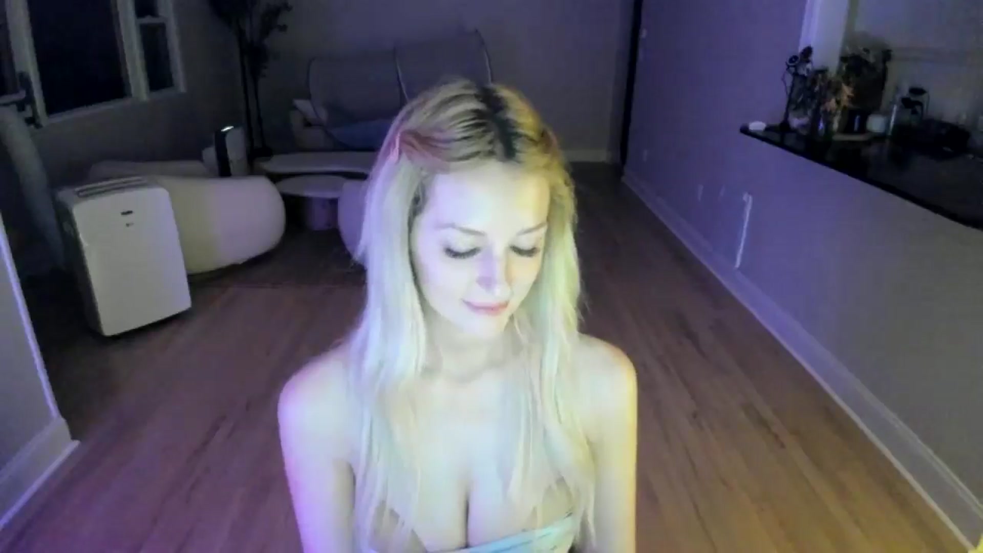 Gallery image thumbnail from Milk_Party's myfreecams stream on, 07/01/2025, 05:08 image 14 of 20