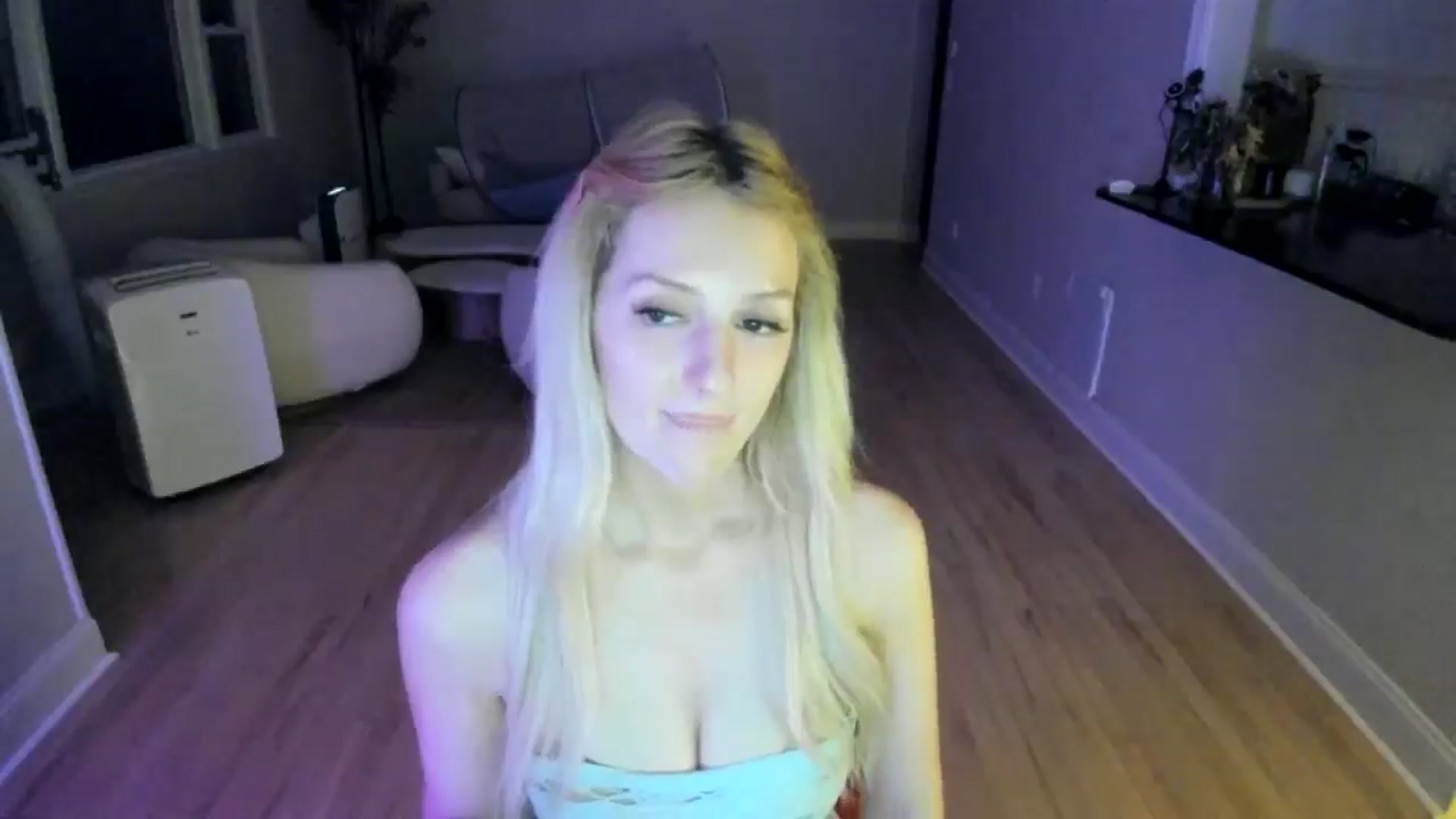 Gallery image thumbnail from Milk_Party's myfreecams stream on, 07/01/2025, 05:08 image 7 of 20