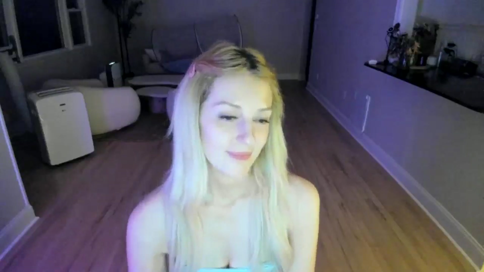 Gallery image thumbnail from Milk_Party's myfreecams stream on, 07/01/2025, 05:08 image 15 of 20