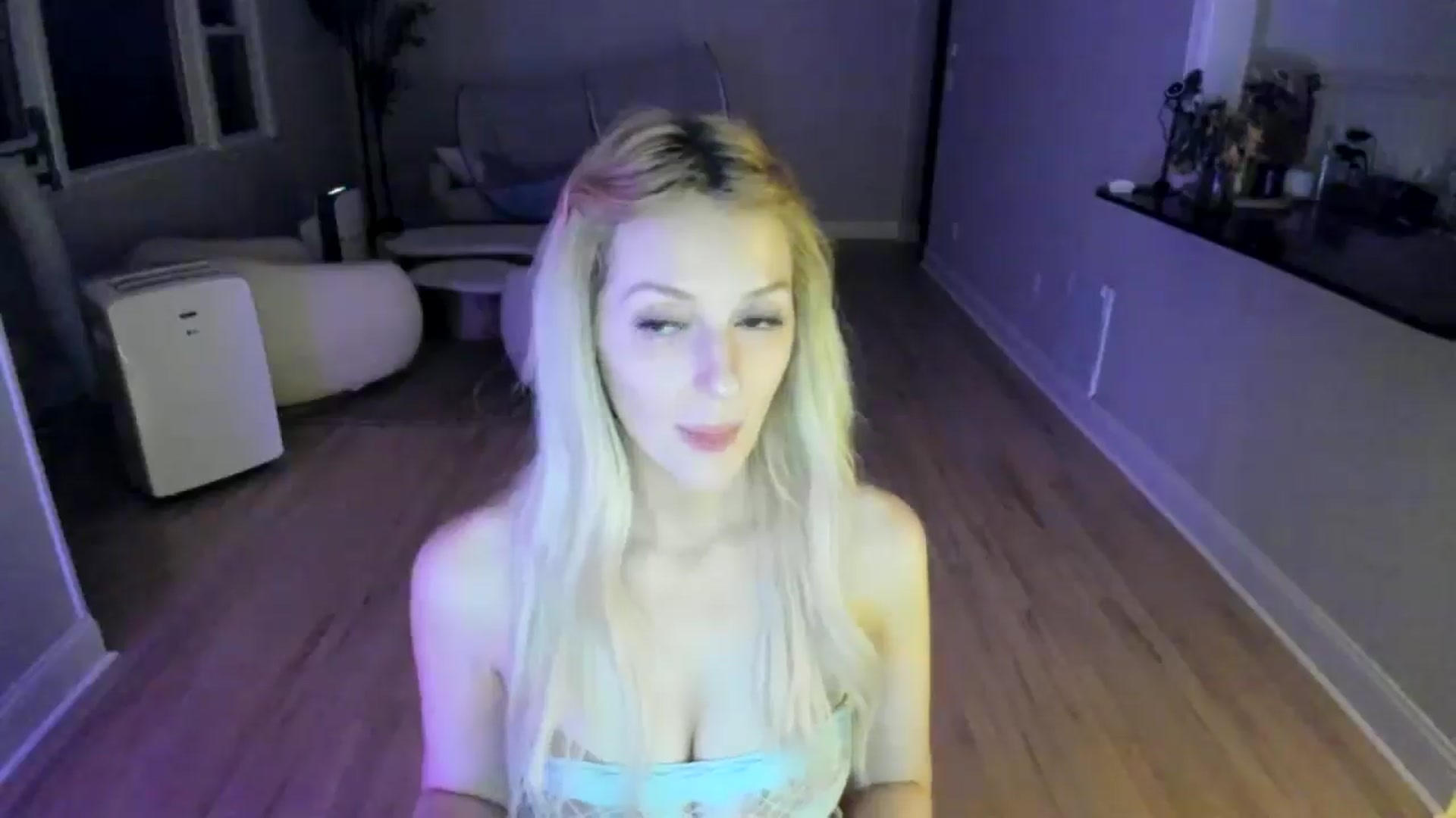 Gallery image thumbnail from Milk_Party's myfreecams stream on, 07/01/2025, 05:53 image 6 of 20